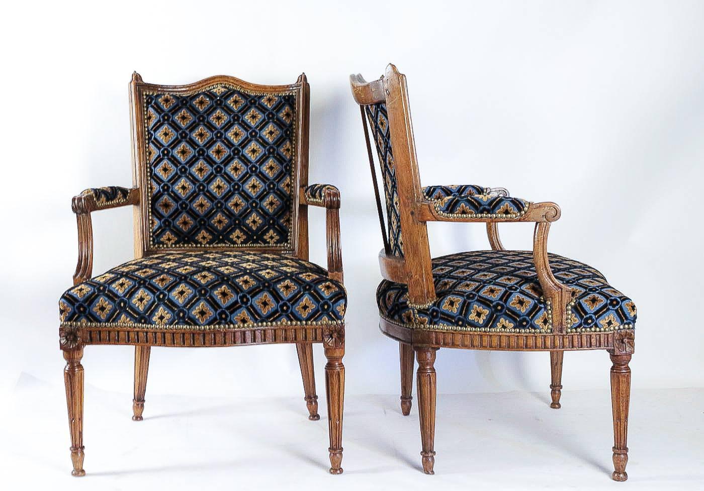 From Provence Fantastic Pair of Armchairs in Hand Carved Walnut For Sale 6