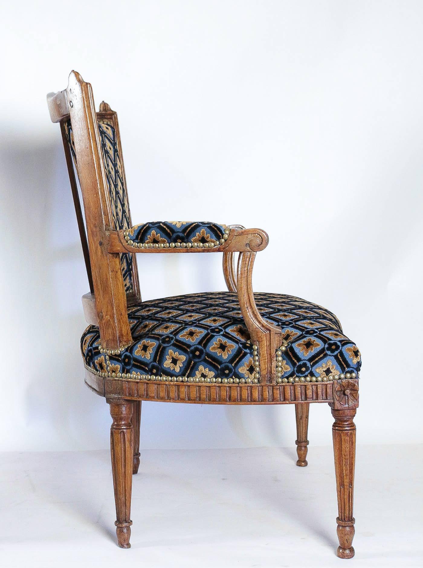 From Provence Fantastic Pair of Armchairs in Hand Carved Walnut For Sale 2