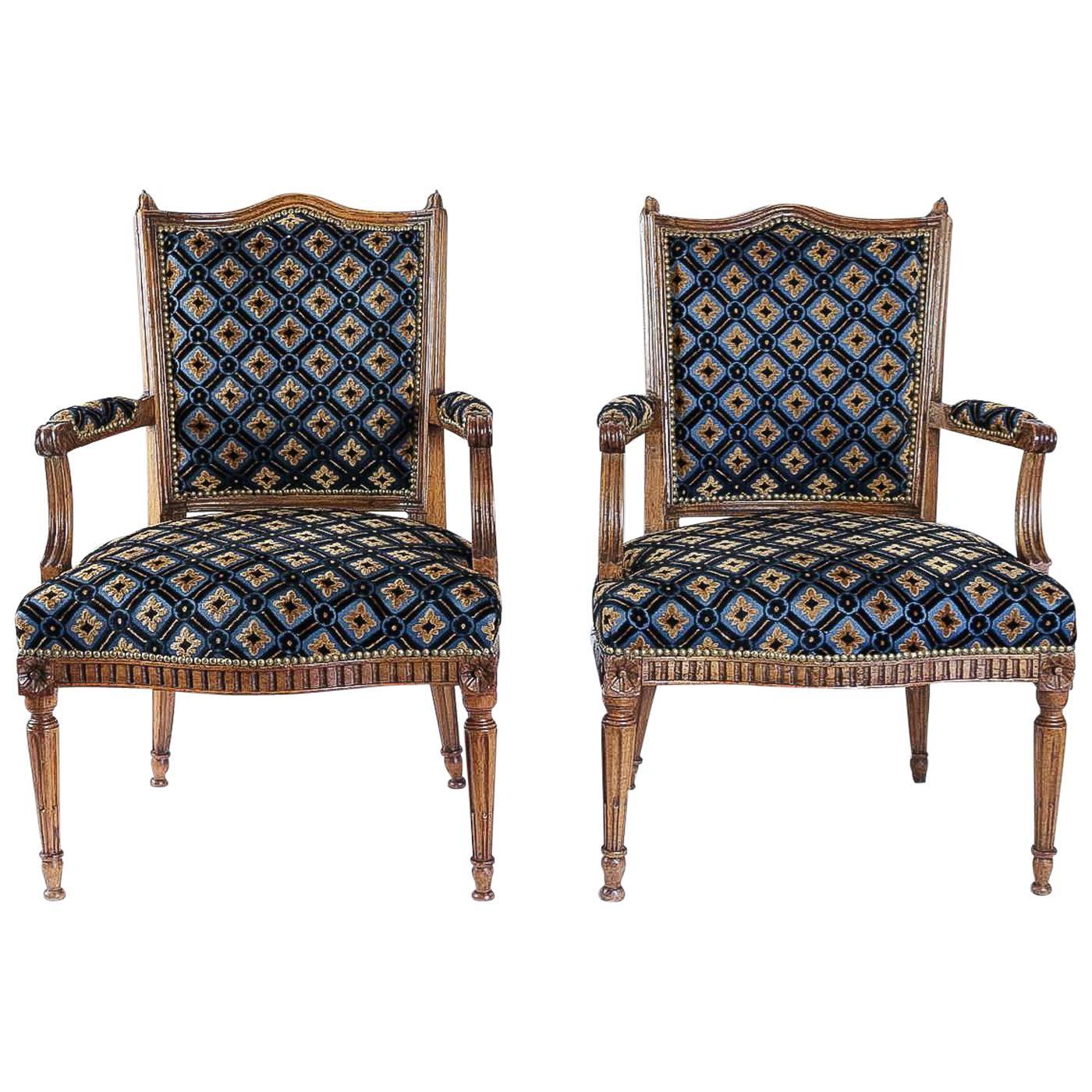 From Provence Fantastic Pair of Armchairs in Hand Carved Walnut For Sale