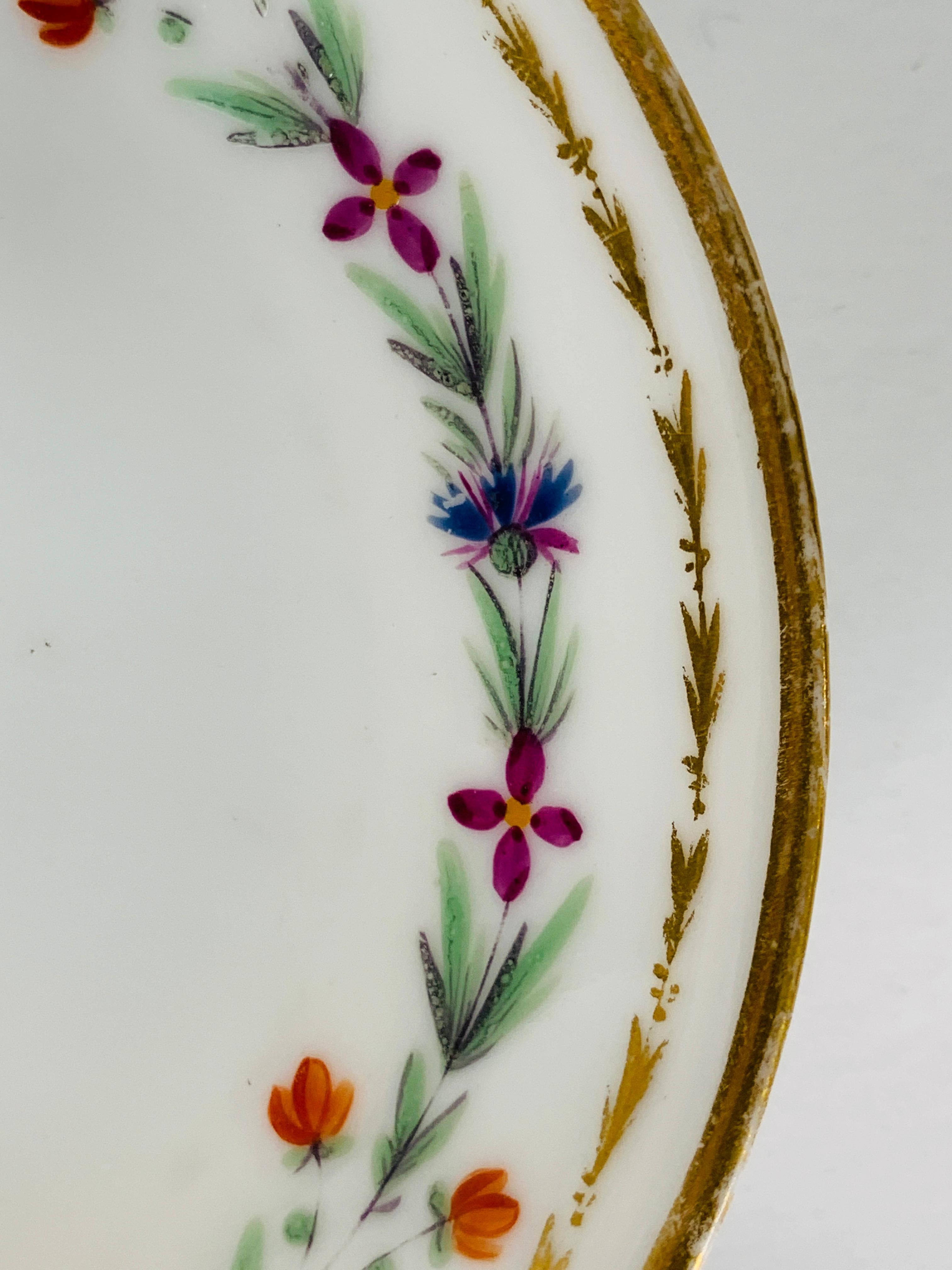 From the Collection of Mario Buatta 4 Sprig Decorated 18th C Porcelain Saucers In Good Condition In Katonah, NY