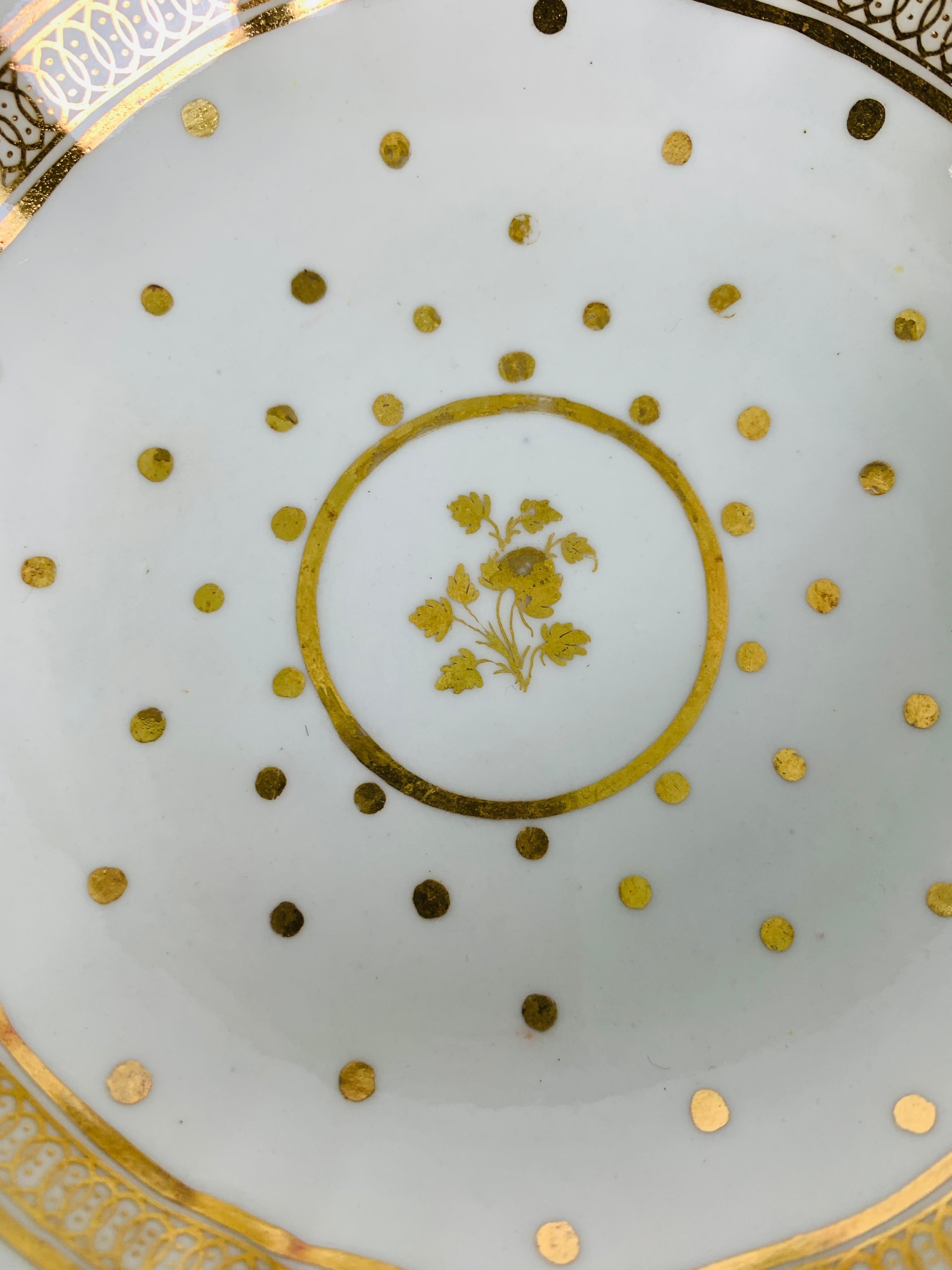 From the Collection of Mario Buatta 5 Worcester White and Gold Saucers In Excellent Condition In Katonah, NY