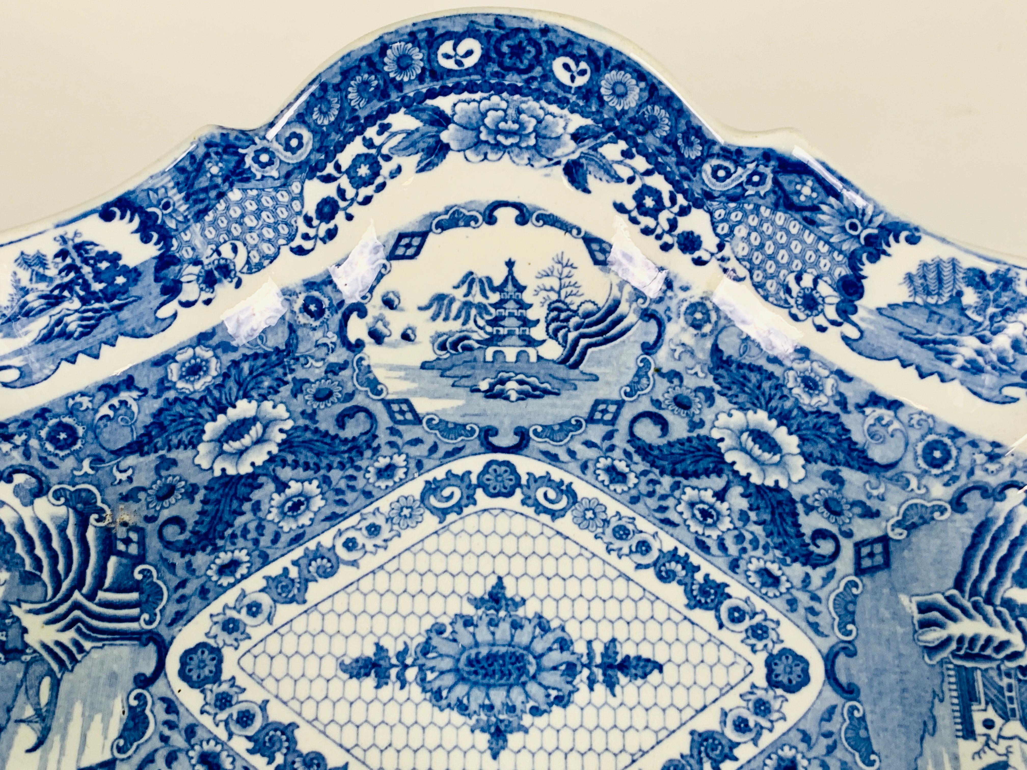 From the Collection of Mario Buatta a Blue and White Staffordshire Fruit Stand In Excellent Condition In Katonah, NY