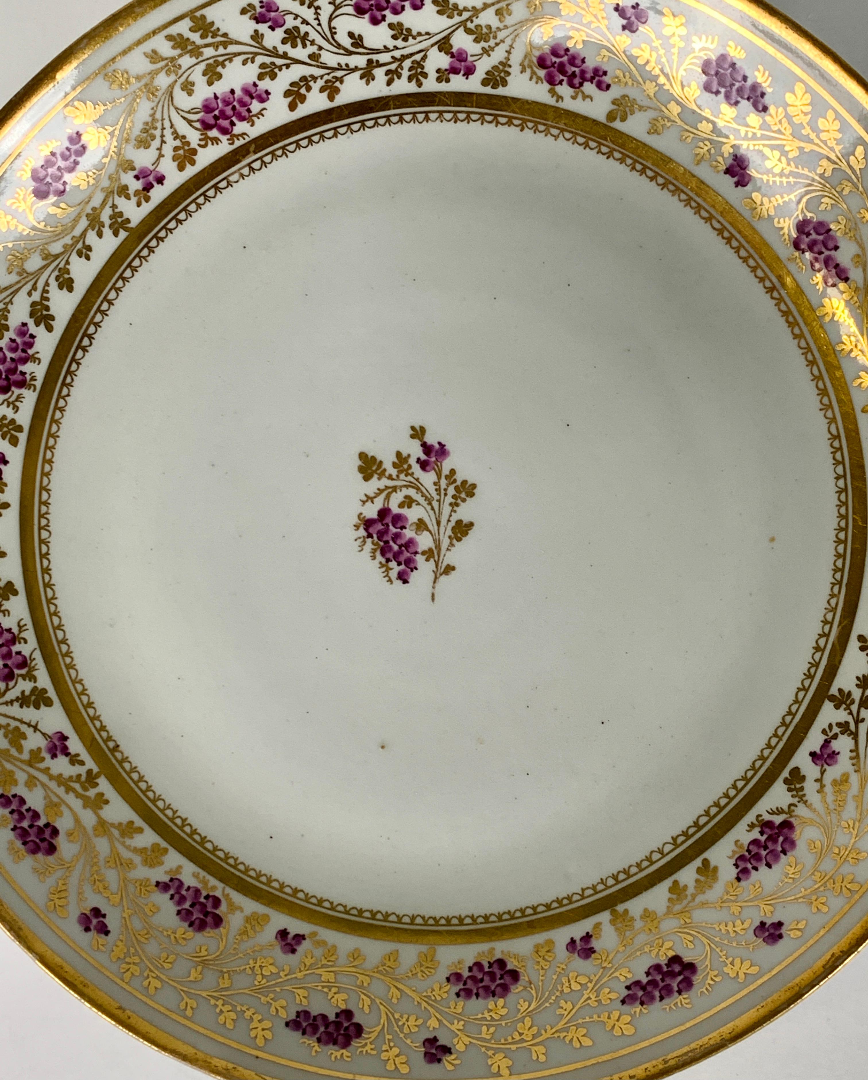 XIXe siècle De la collection de Mario Buatta un plat à soucoupe New Hall fabriqué en Angleterre vers 1810 en vente