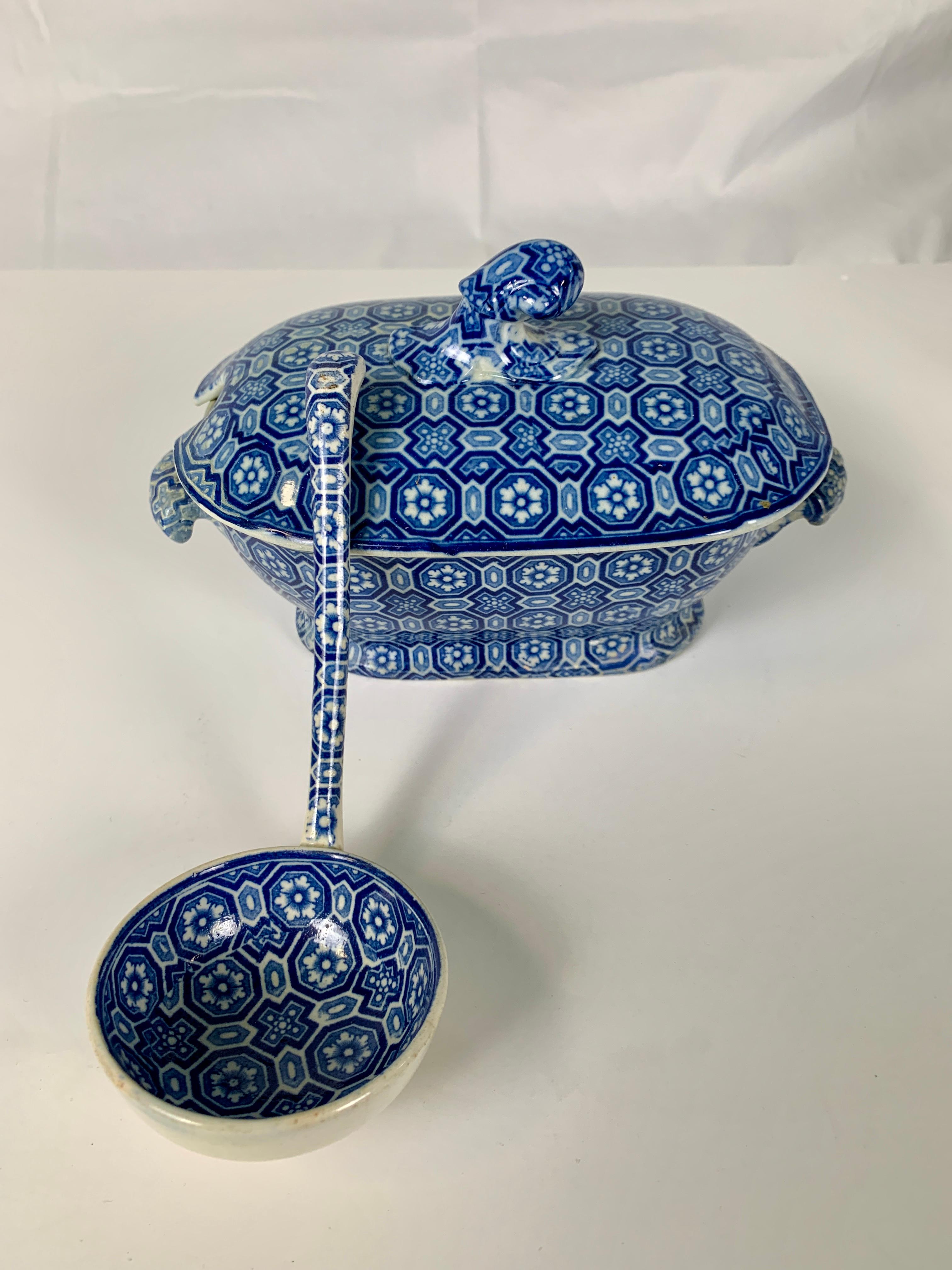 From the Collection of Mario Buatta Blue and White Small Tureen and Ladle c-1820 In Fair Condition In Katonah, NY