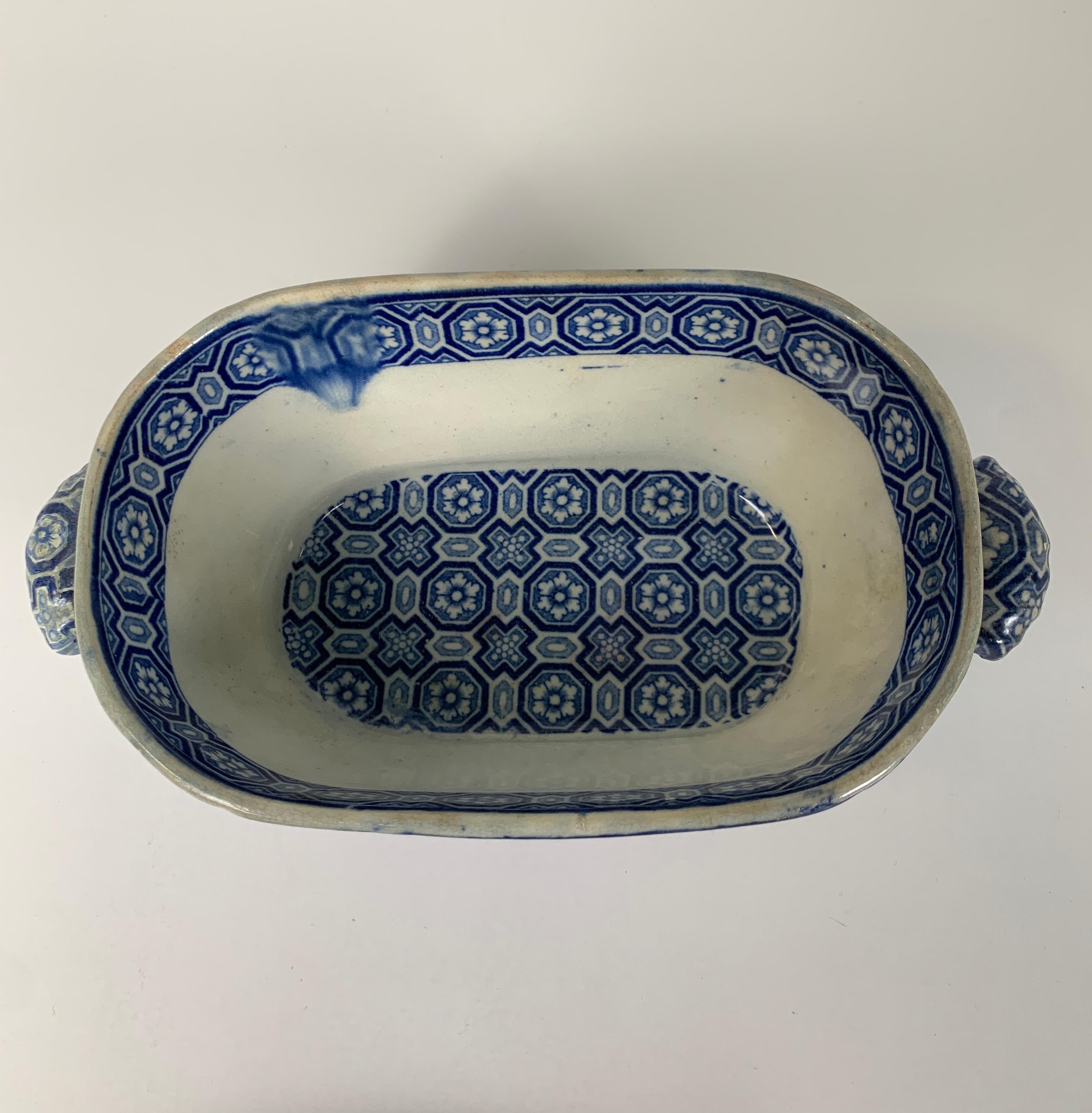 19th Century From the Collection of Mario Buatta Blue and White Small Tureen and Ladle c-1820