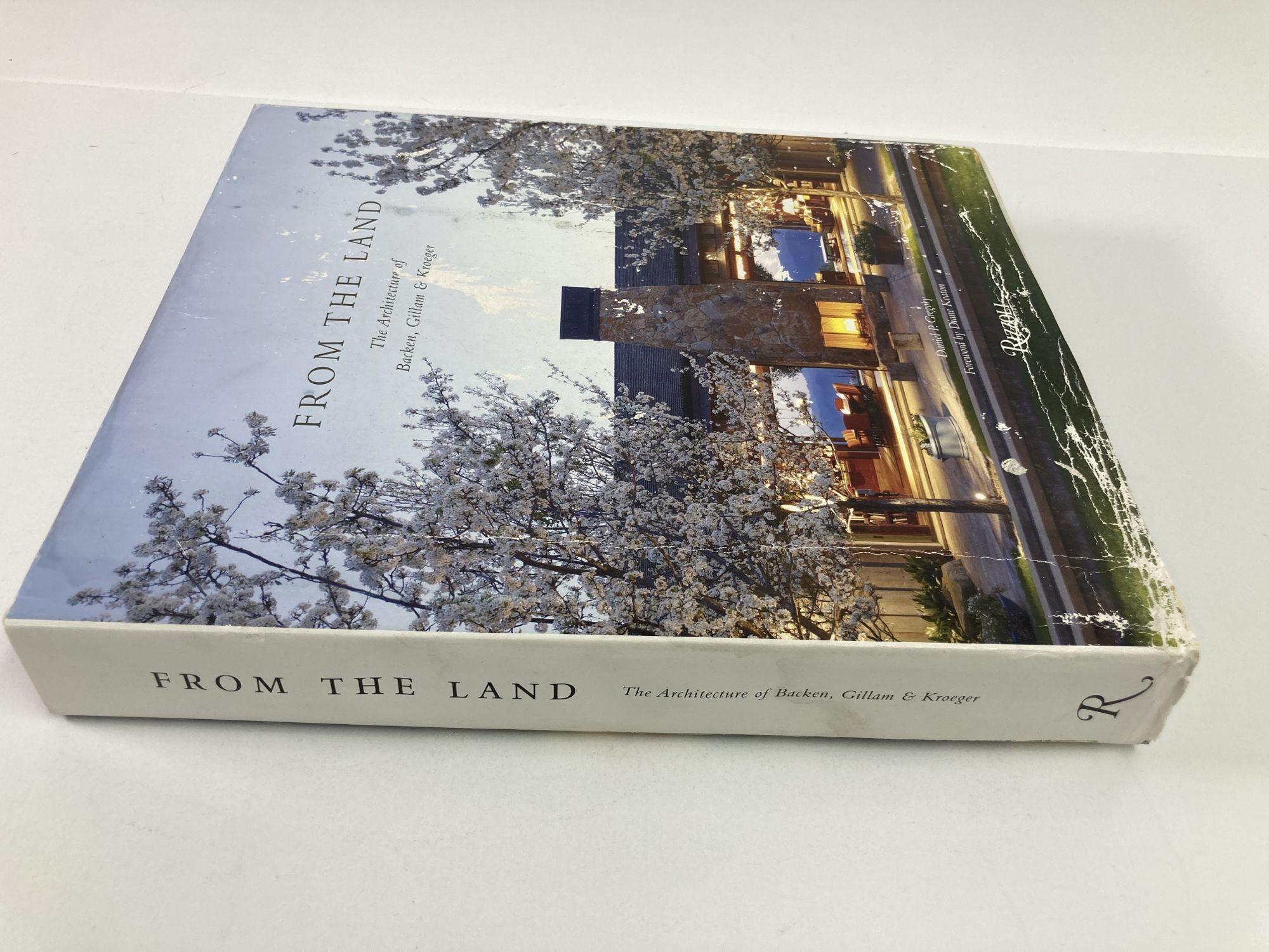 Classique américain Livre à couverture rigide « From the Land Backen, Gillam, & Kroeger Architects » en vente