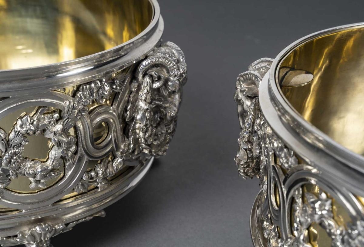 XIXe siècle FROMENT-MEURICE Important centre de table en argent massif en trois parties. 19ème siècle en vente