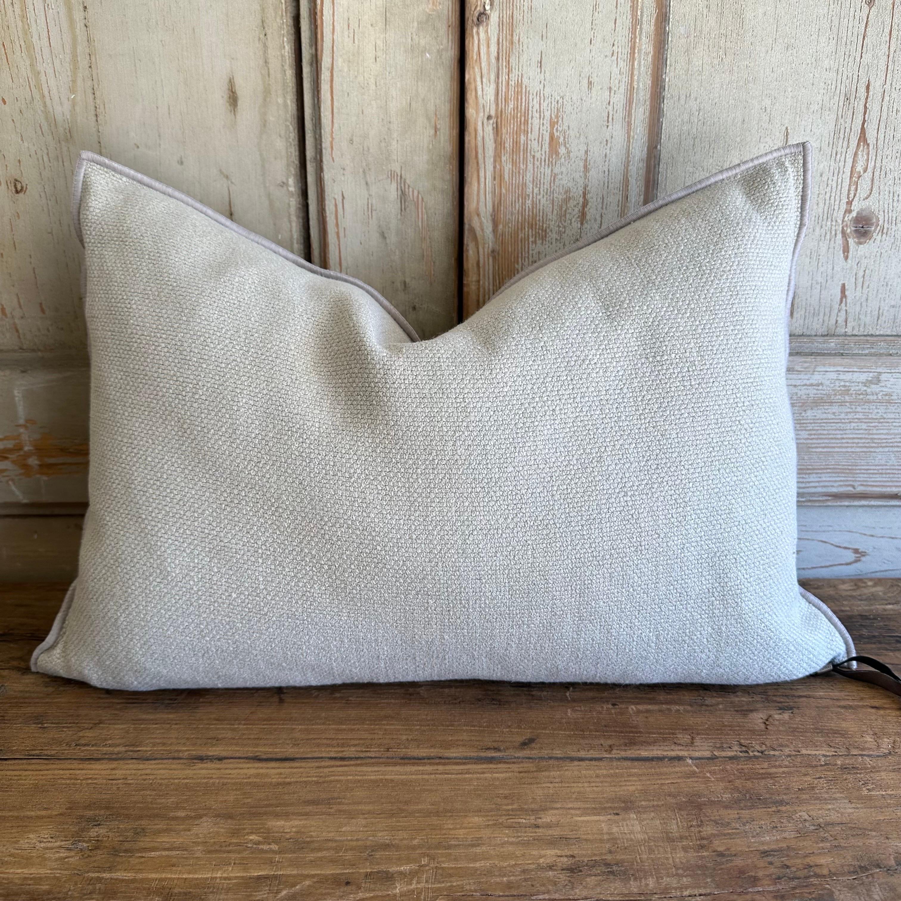 Custom linen blend accent pillow. 
Color: Ciment A pretty light grey colored nubby style pillow with a stitched edge, metal zipper closure. 
Size: 14