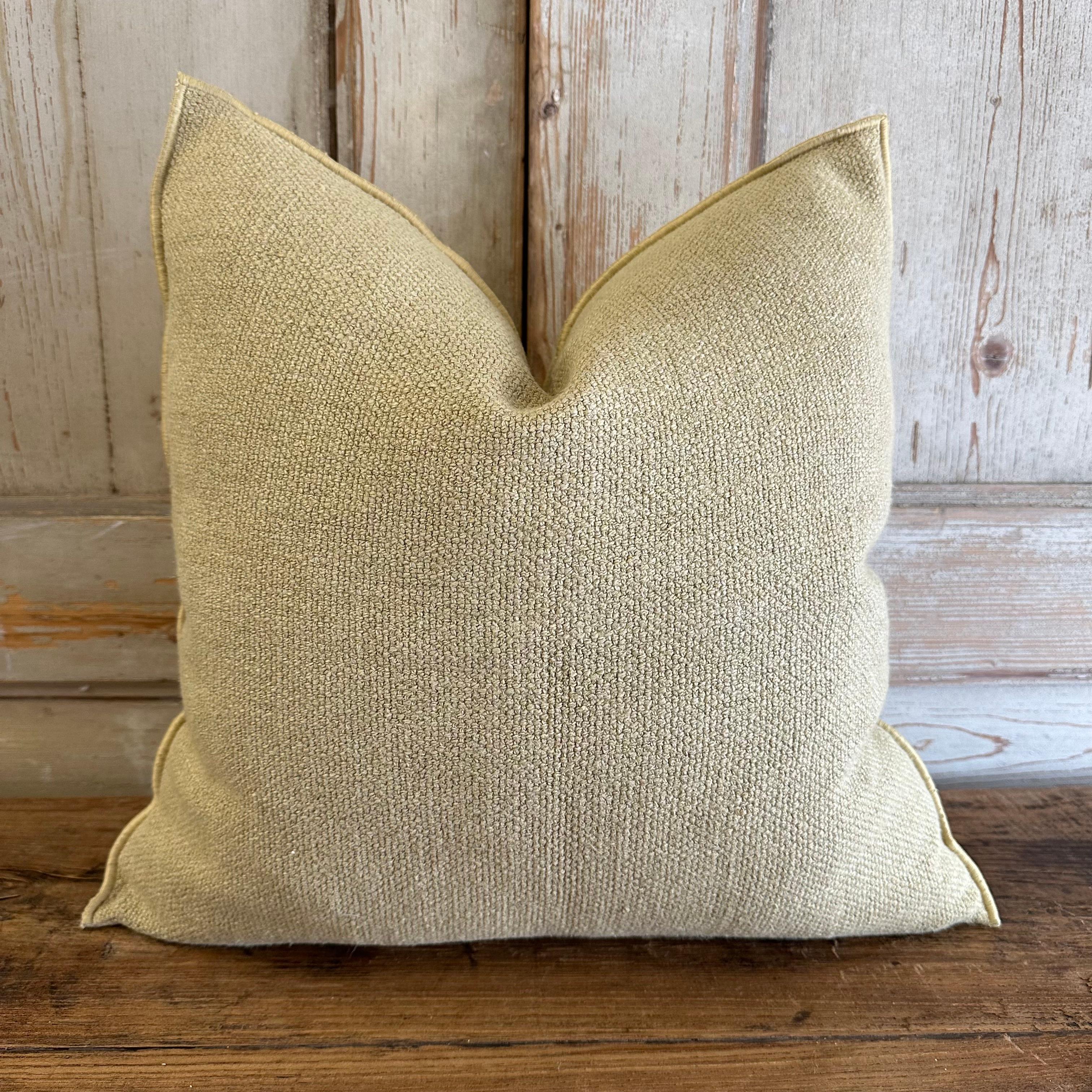 Gold mustard colored linen blend accent pillow. Beautiful nubby soft texture with decorative edge.
Size: 20 x 20
Down insert included
Metal zipper closure
Color: Paille.
