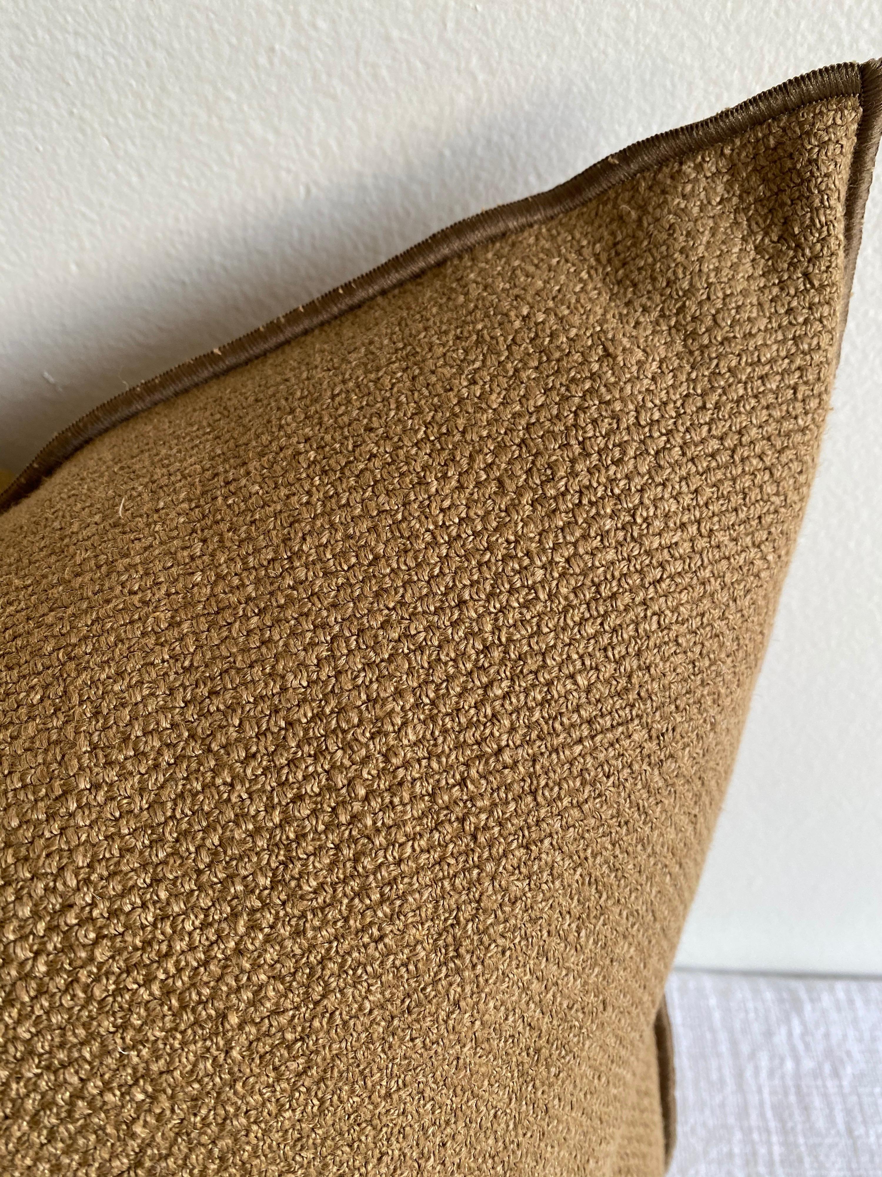 Custom linen blend accent pillow with down insert
Color: Cappucino
A pretty copper/brown colored nubby style pillow with a stitched edge, metal zipper closure.
Size 20