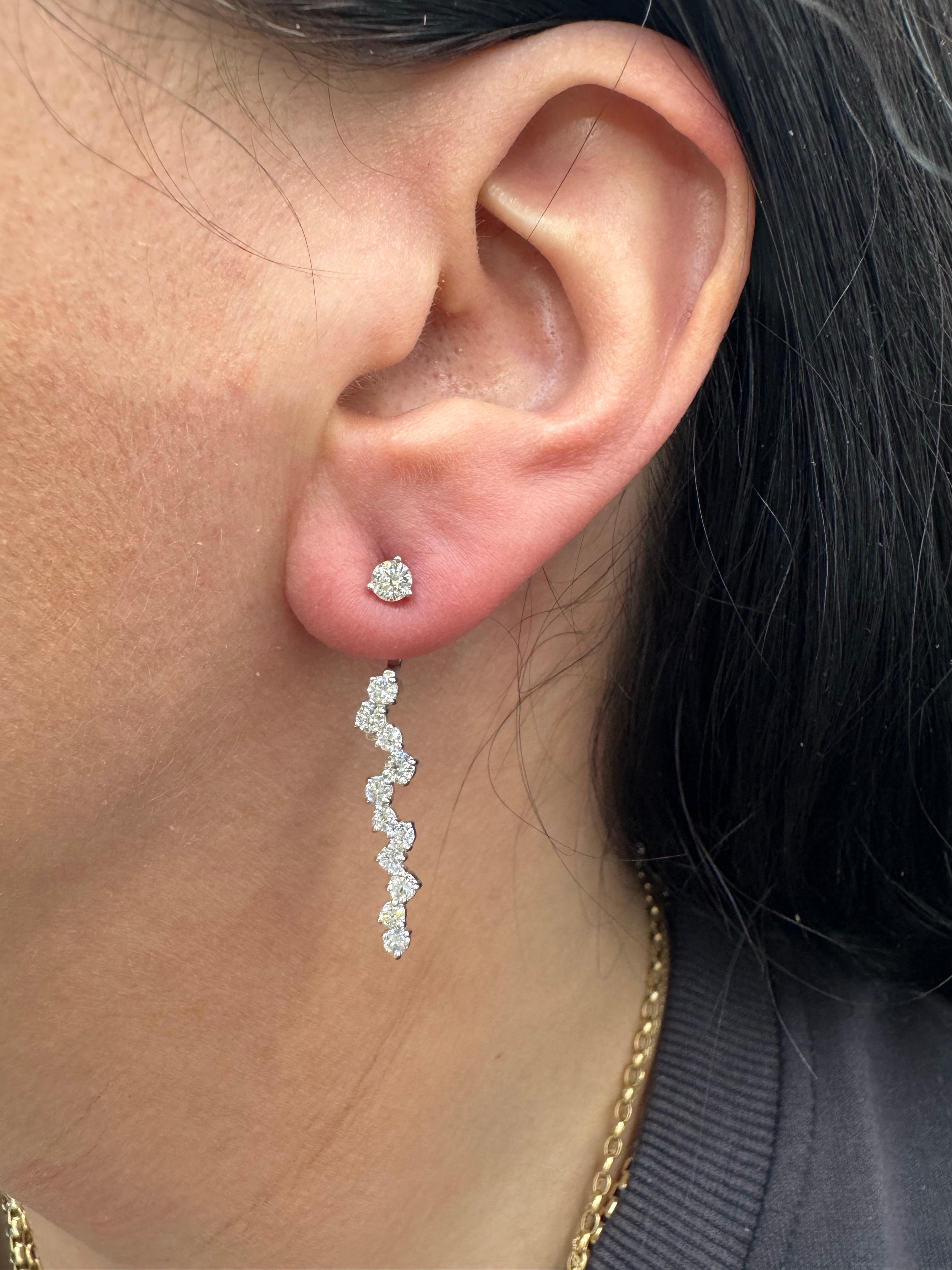 Front & Back Diamond Zig-Zag Drop Earrings 1.30 Carats 14 Karat White Gold Contemporáneo en venta