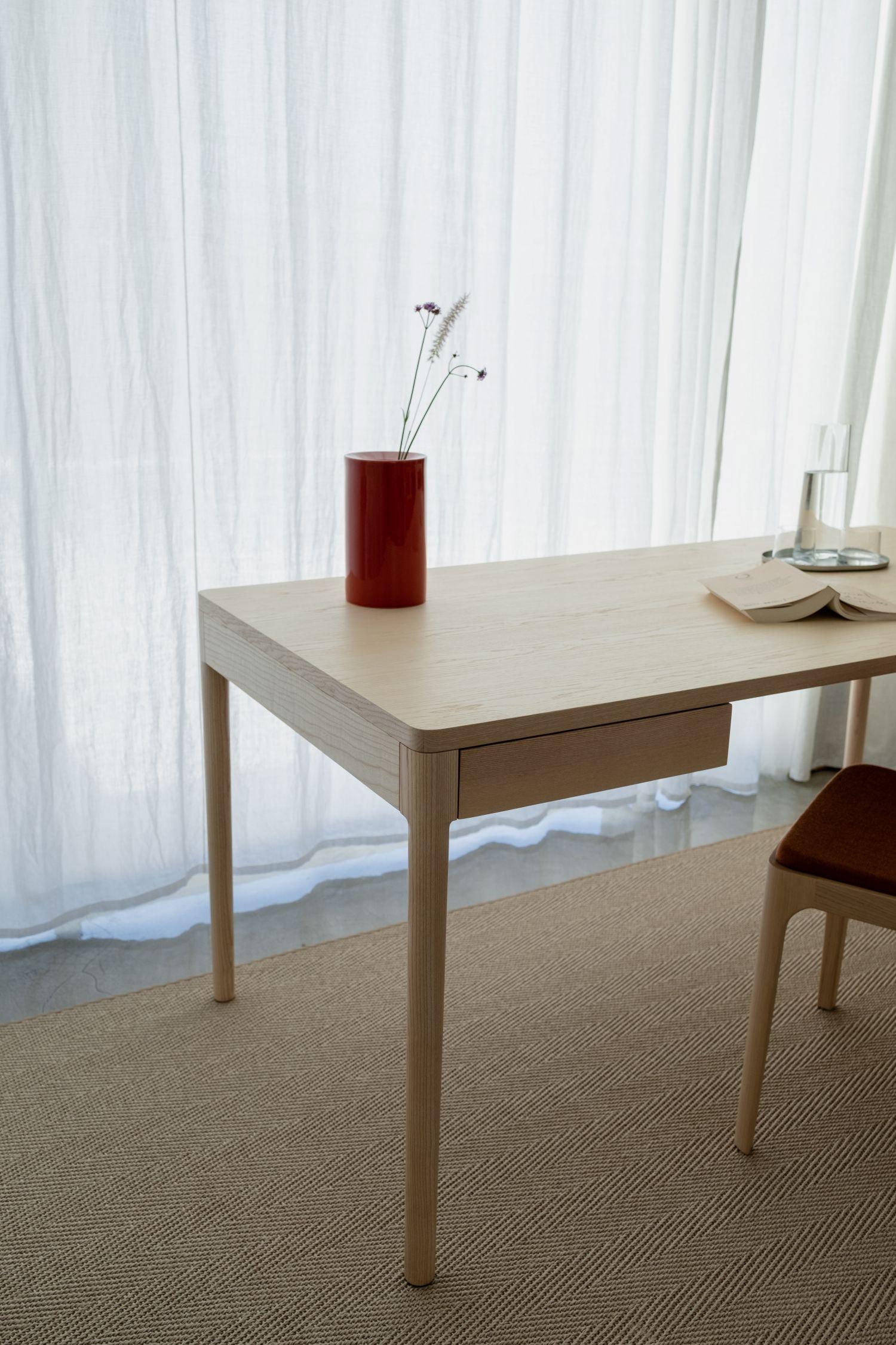 FRONT –  Minimalist Work Desk in Ash Wood  200x100 In New Condition For Sale In Lisboa, Lisboa
