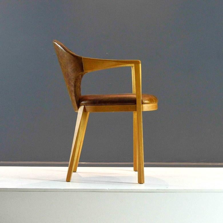 Fronteira Brazilian Contemporary Wood and Leather Chair by Lattoog In New Condition For Sale In Sao Paolo, BR