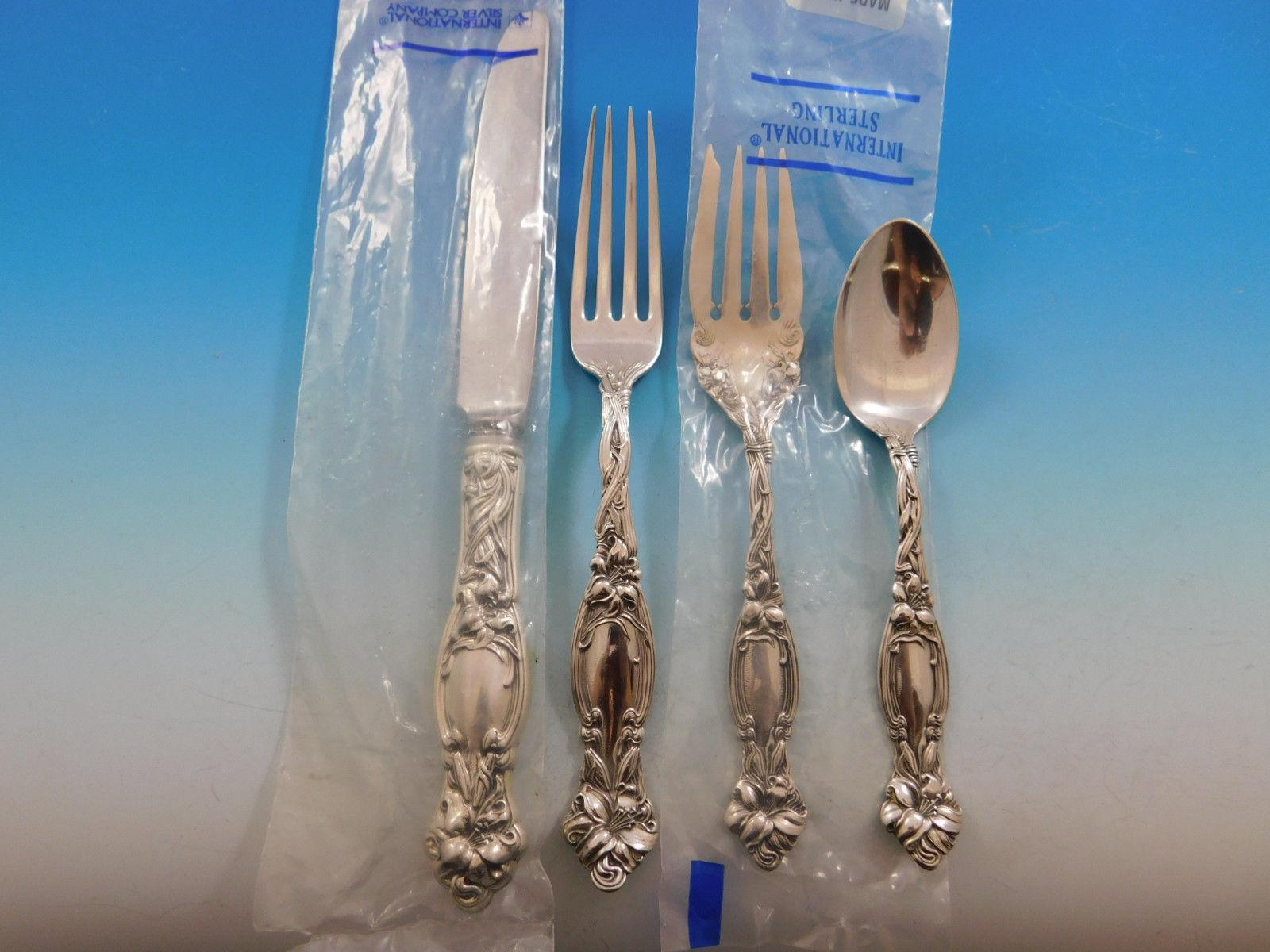 Frontenac by International Sterling Silver Flatware Set for 8 Service 48 Pieces In Excellent Condition In Big Bend, WI