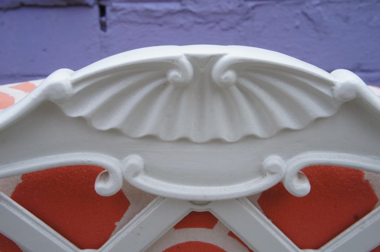 Frontgate Aluminum Glen Isle Swivel Lounge Cushion Chair Geometric Peach 48012 For Sale at