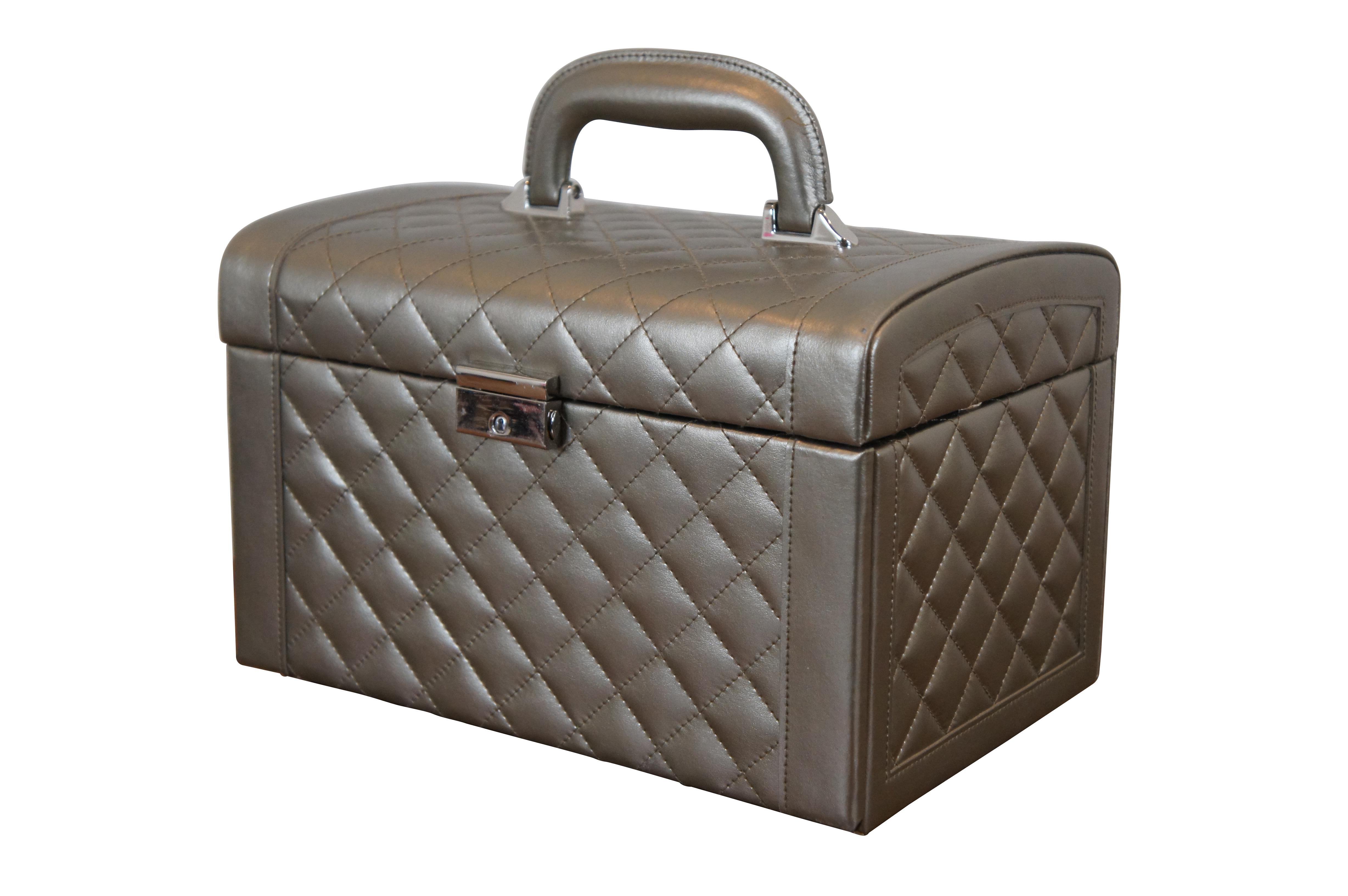 Vintage Wolf Designs large locking travel jewelry organizer.  Made exclusively for Frontgate. 

Dimensions:
11.5” x 7.75” x 7.75” (Width x Depth x Height)