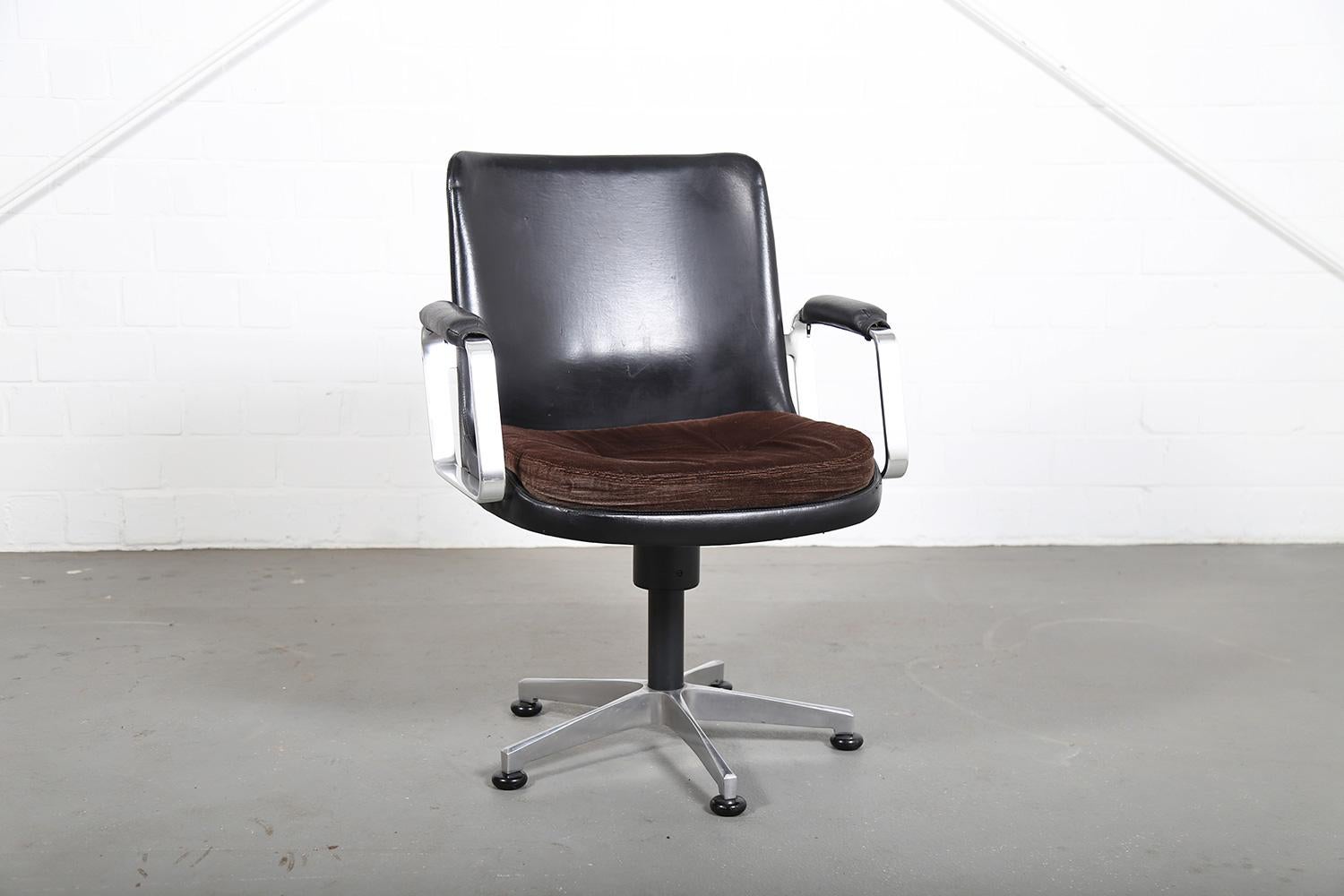 Chaise de bureau Fröscher en cuir Ib Kofod-Larsen 'Attr. Elizabeth Danish Design en vente 4