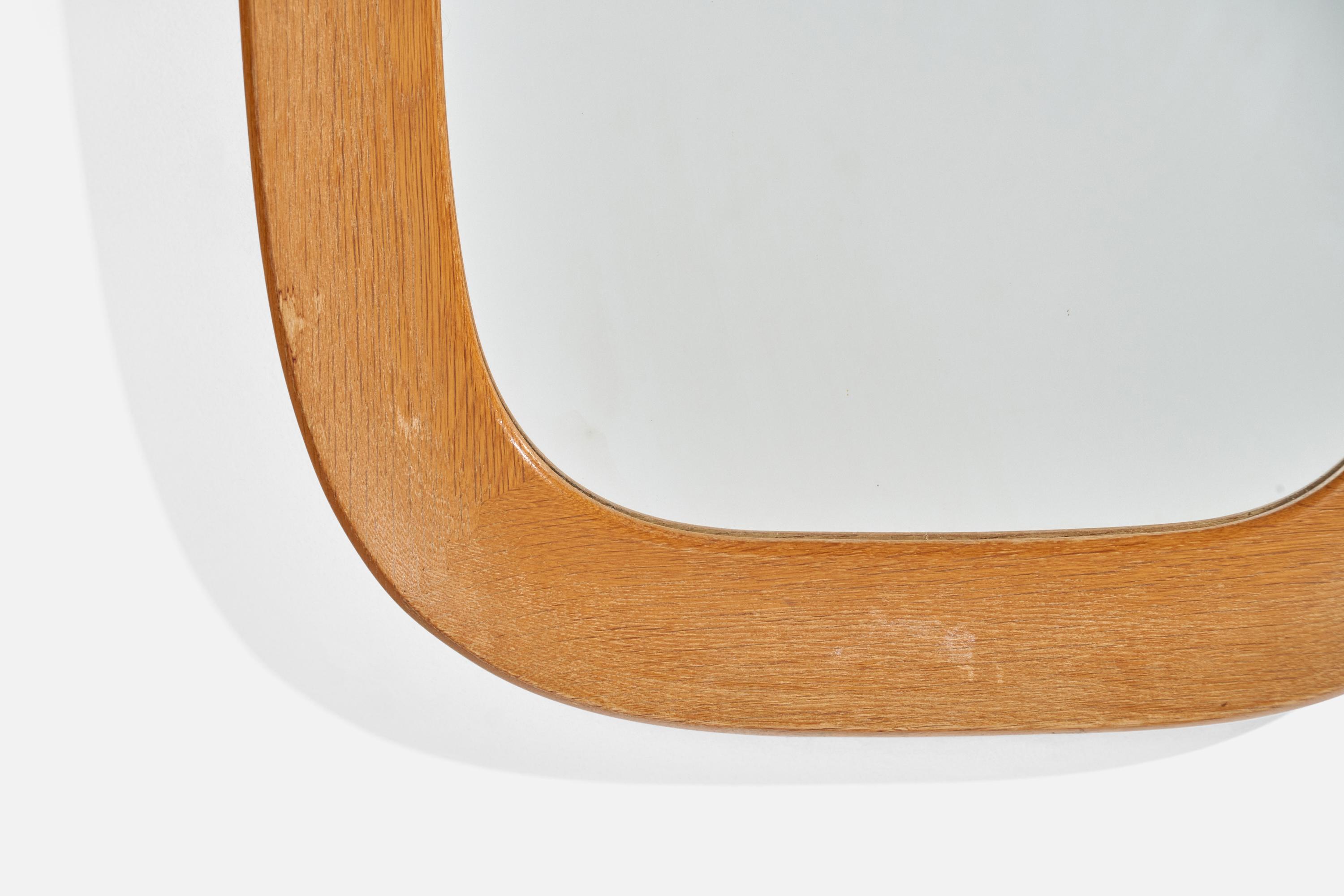 Milieu du XXe siècle Fröseke, AB Nybrofabriken, Miroir mural, chêne massif, verre cristal, Suède, années 1960 en vente