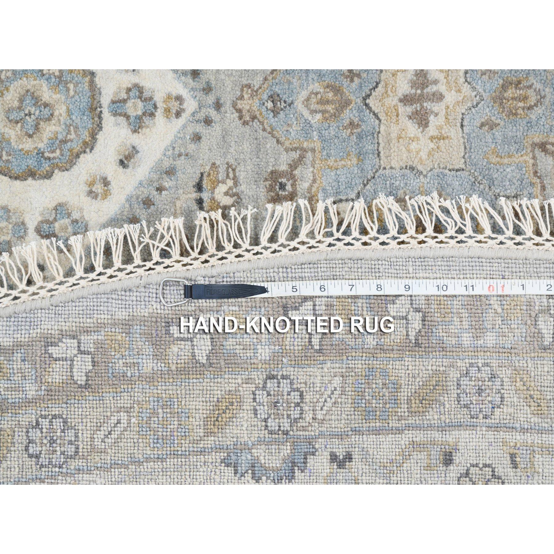 Handgeknüpfter runder Wollteppich in mattiertem grauem Karajeh und geometrischem Design 12' x 12' im Angebot 5