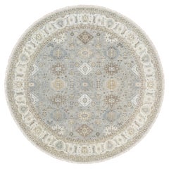 Frost Gray Karajeh and Geometric Design Wool Hand Knotted Round Rug 12' x 12' (Tapis rond gris givré à motifs géométriques en laine noués à la main)