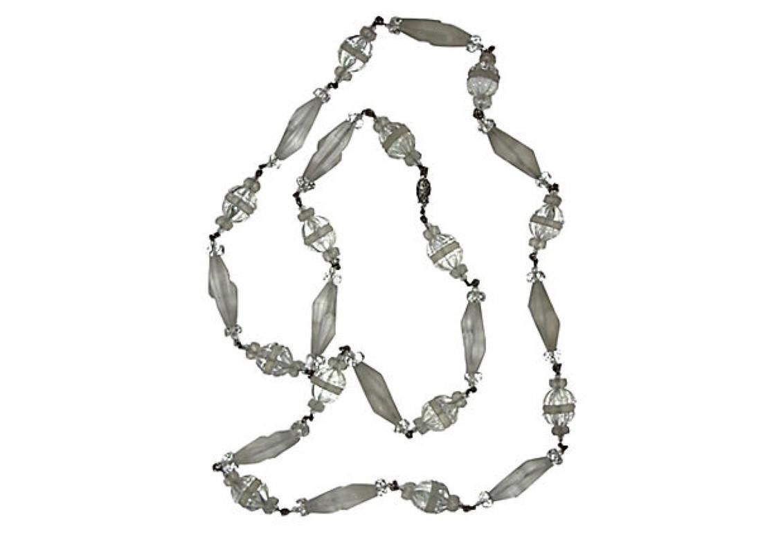 Frosted Camphor Glass Bead Flapper Necklace In Excellent Condition For Sale In New York, NY
