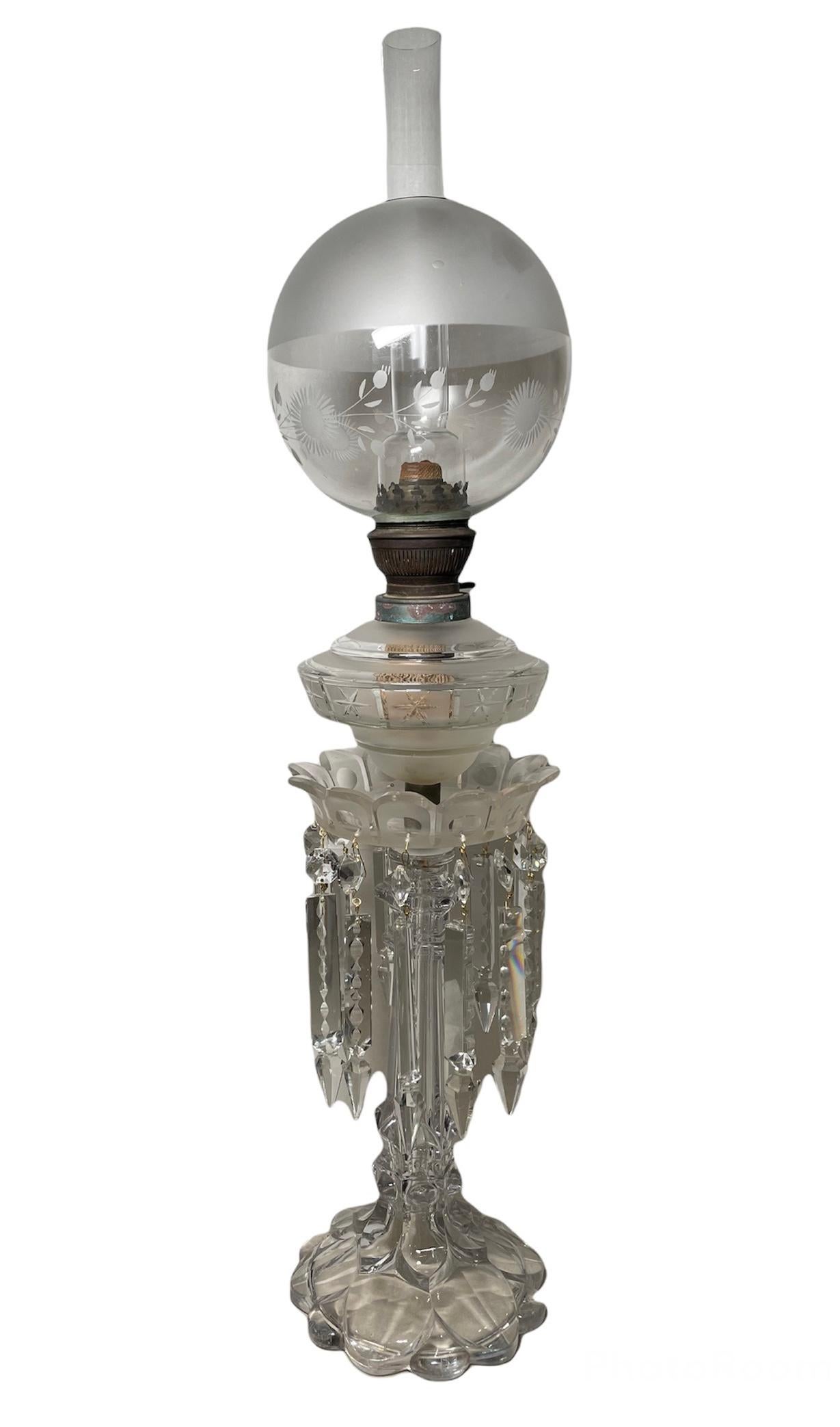 Frosted Clear Cut Crystal Banquet Oil Lamp In Good Condition For Sale In Guaynabo, PR