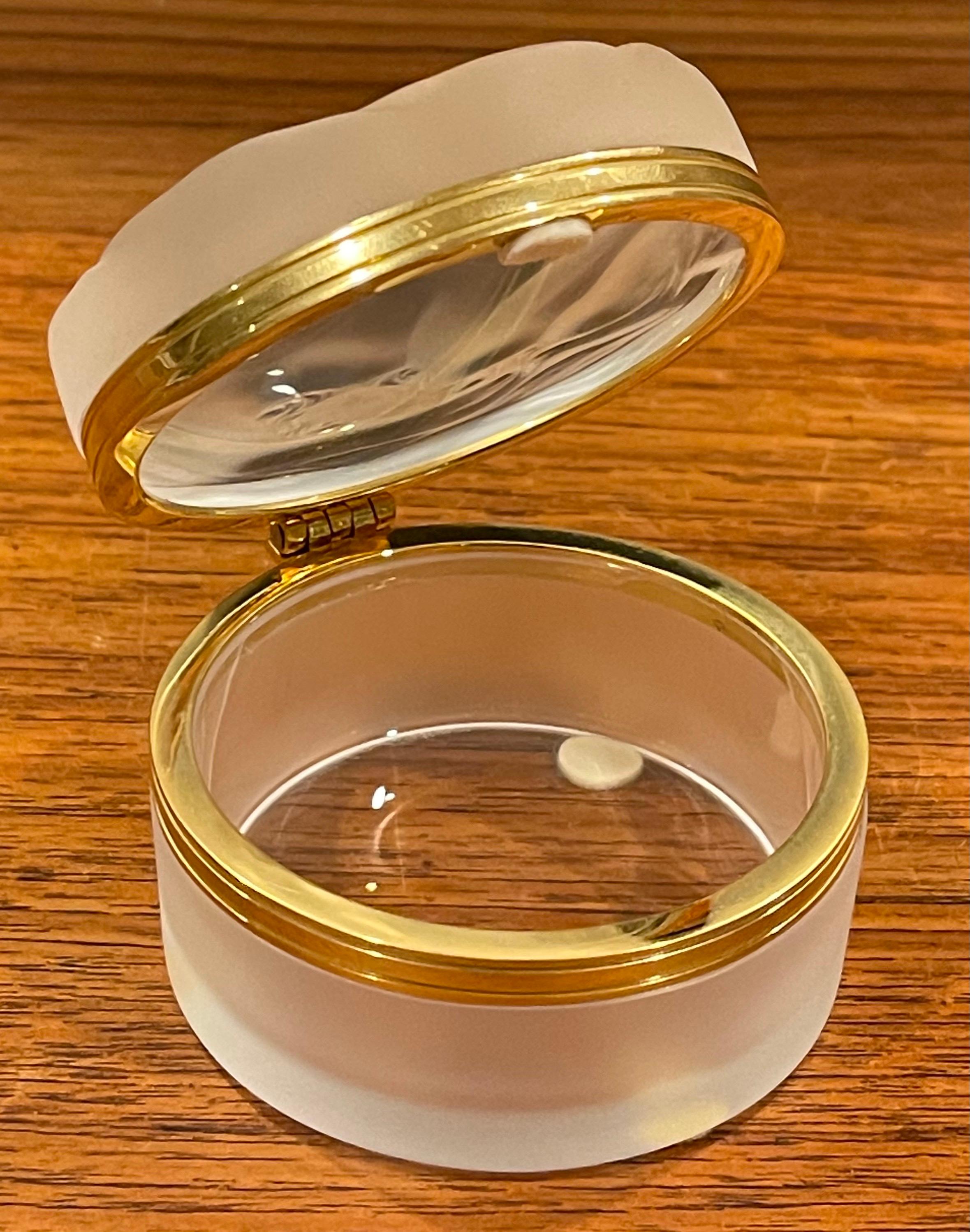 poudrier lalique