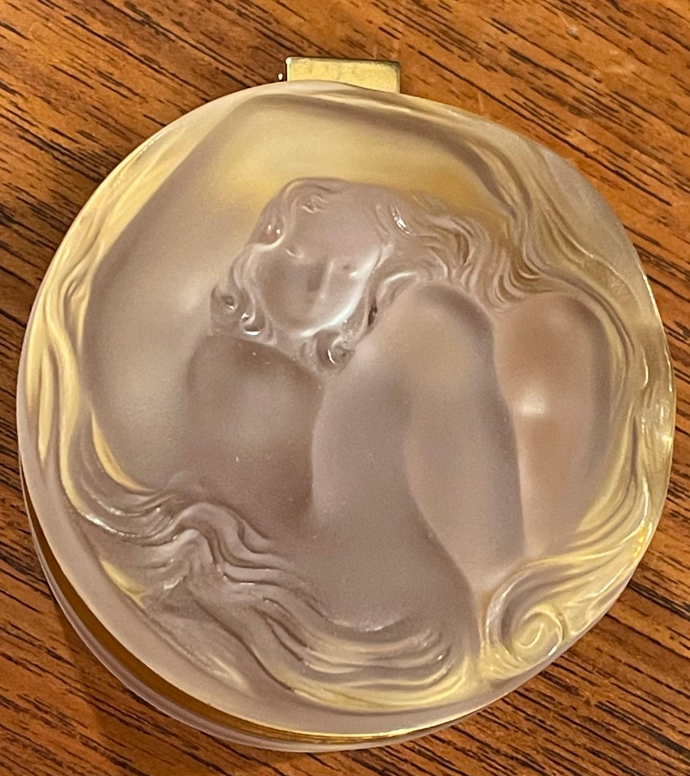 Art déco Poudrier à couvercle en cristal dépoli Daphne de Nymphe de Lalique de France