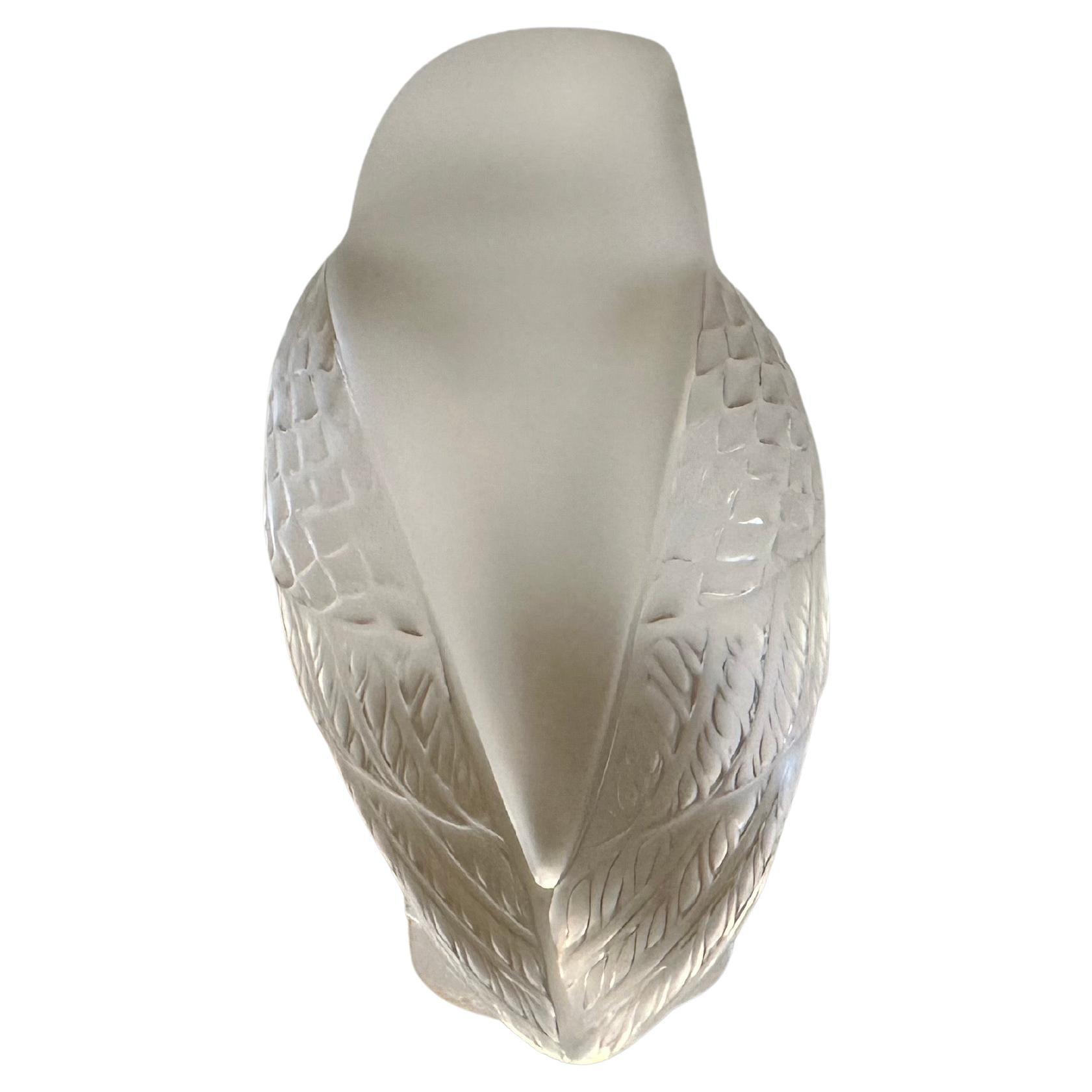 Briefbeschwerer mit Eule-Skulptur aus mattiertem Kristall von Lalique of France im Angebot 5