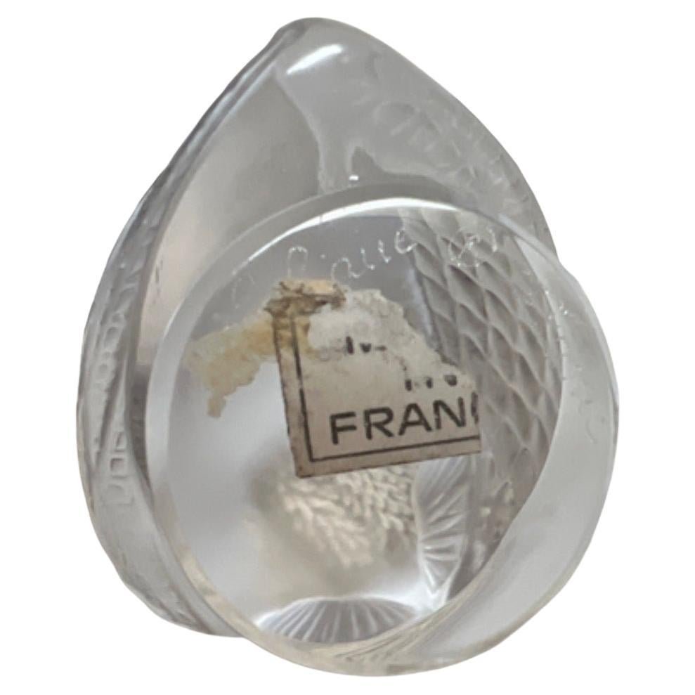 Briefbeschwerer mit Eule-Skulptur aus mattiertem Kristall von Lalique of France im Angebot 6