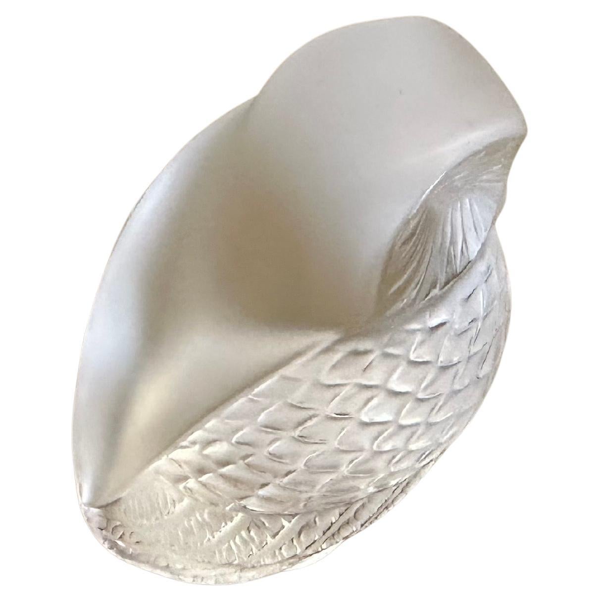 Briefbeschwerer mit Eule-Skulptur aus mattiertem Kristall von Lalique of France im Angebot 4