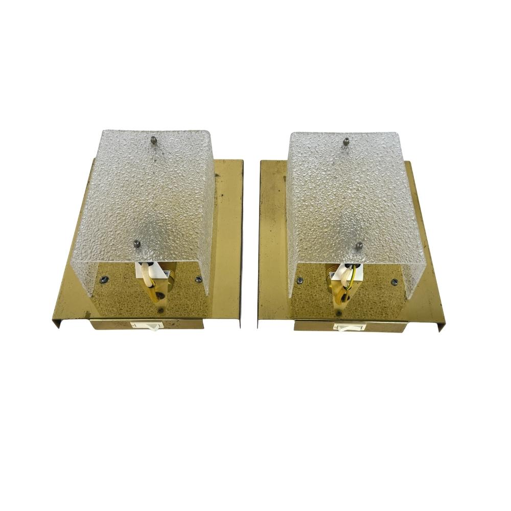 Dimensions: H 10” x W 8.7”

Pair of frosted sugar wall sconces, designed in Denmark in the 1970s. Ideal for corridor, living room, bedroom or hall.
Please see our other listings for ideas and matching pieces.

Condition: Condition consistent with