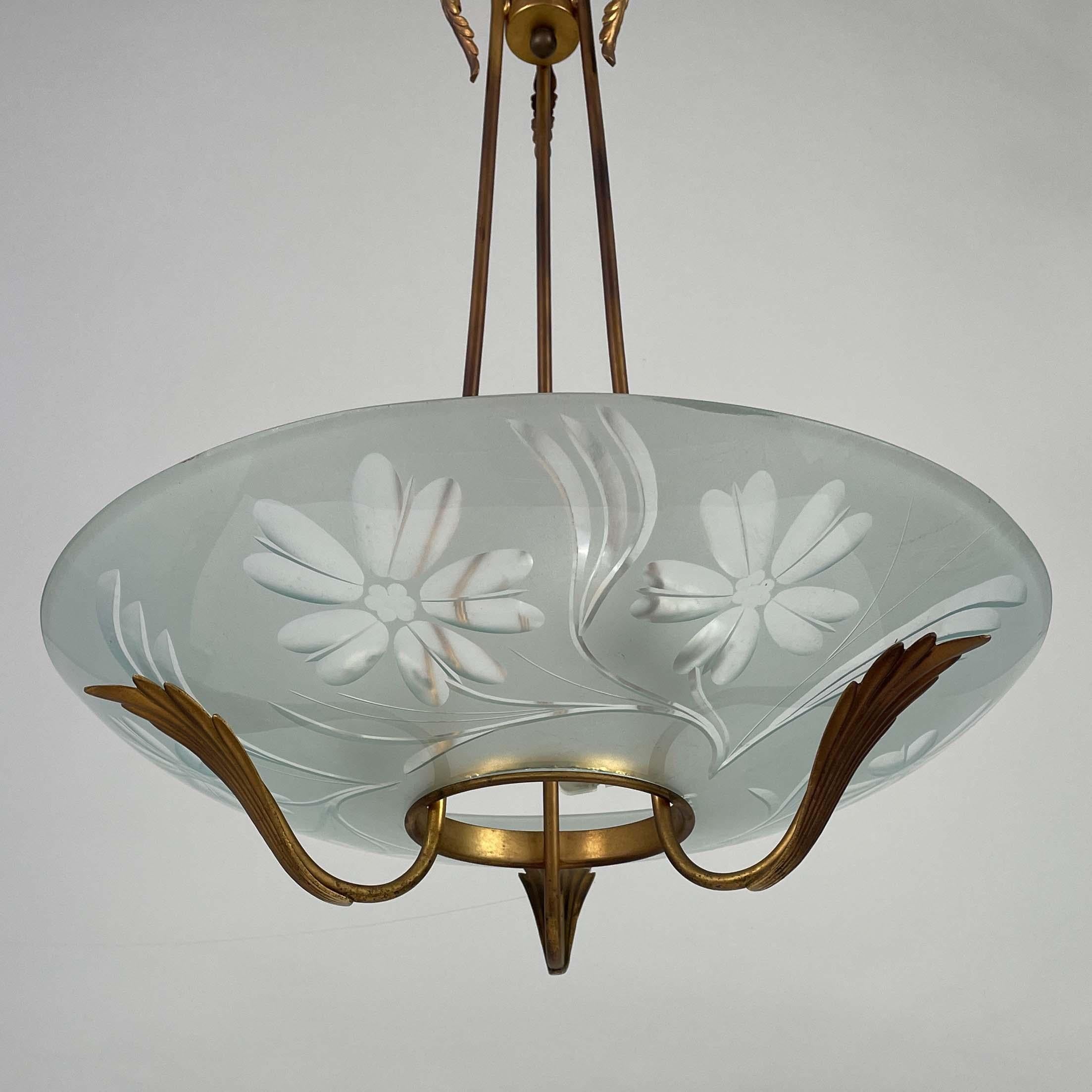Kronleuchter aus Milchglas und Messing, Fontana Arte-Stil, Italien 1950er Jahre im Angebot 8
