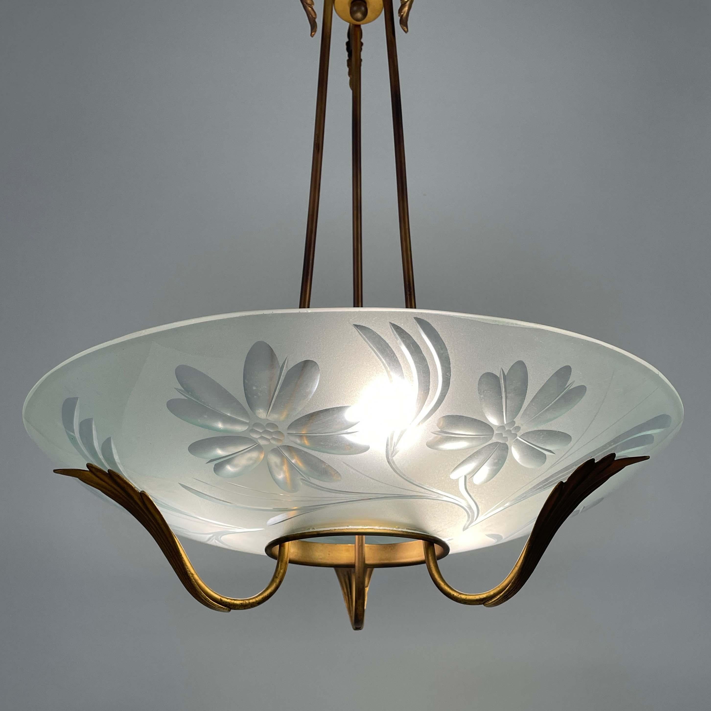 Kronleuchter aus Milchglas und Messing, Fontana Arte-Stil, Italien 1950er Jahre im Angebot 9