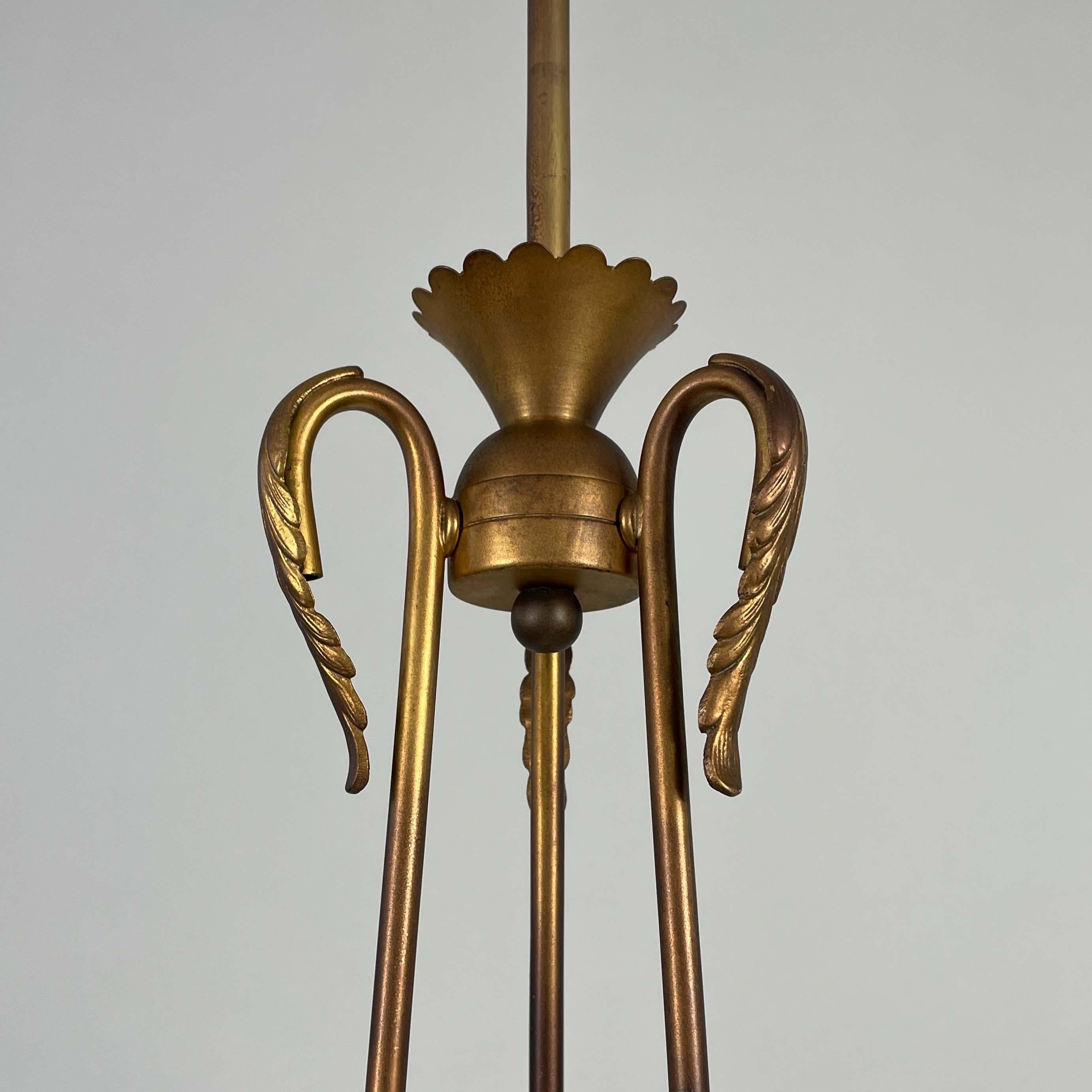 Kronleuchter aus Milchglas und Messing, Fontana Arte-Stil, Italien 1950er Jahre (Mitte des 20. Jahrhunderts) im Angebot