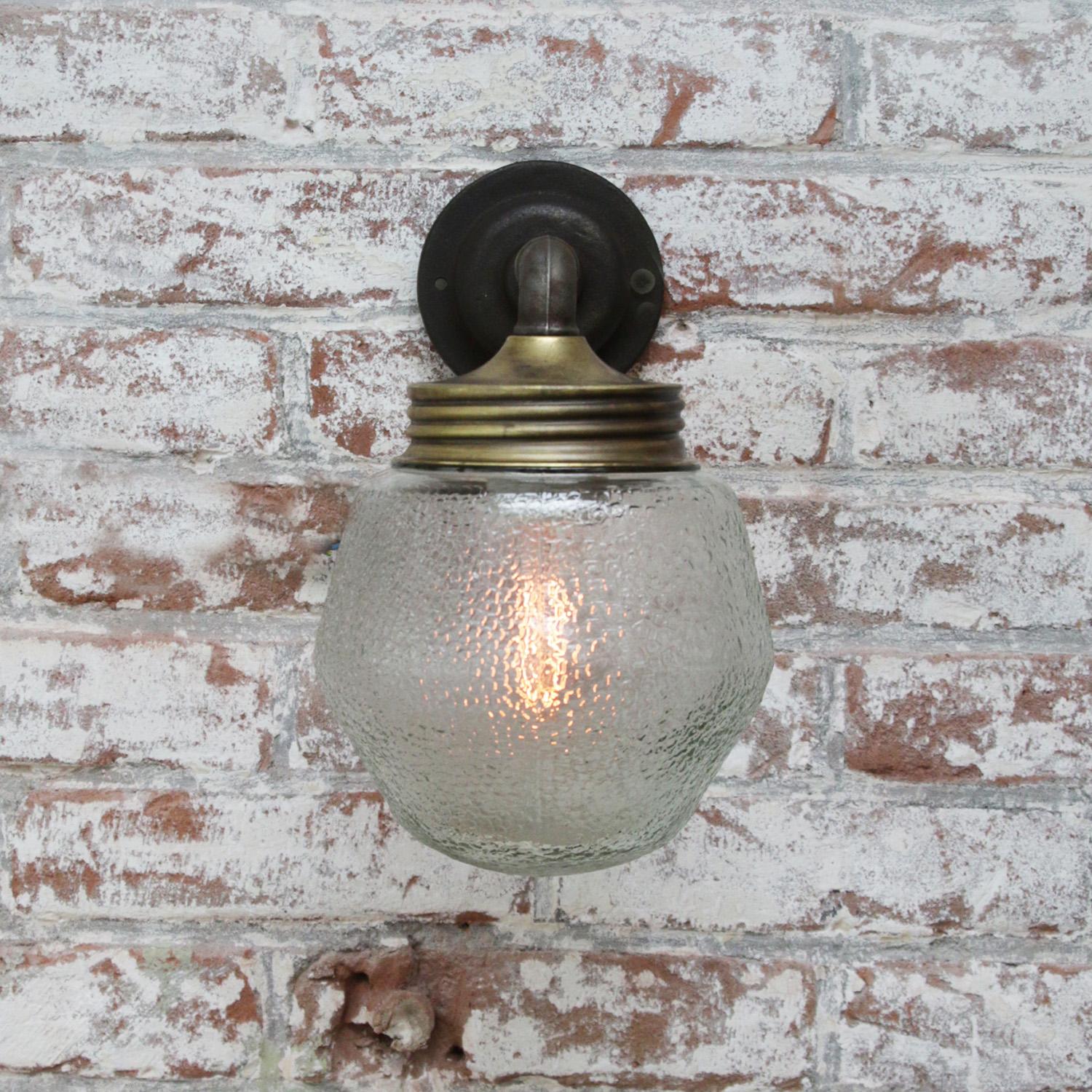 Frosted Glass Brass Vintage Cast Iron Arm Scones Wall Lights In Good Condition For Sale In Amsterdam, NL