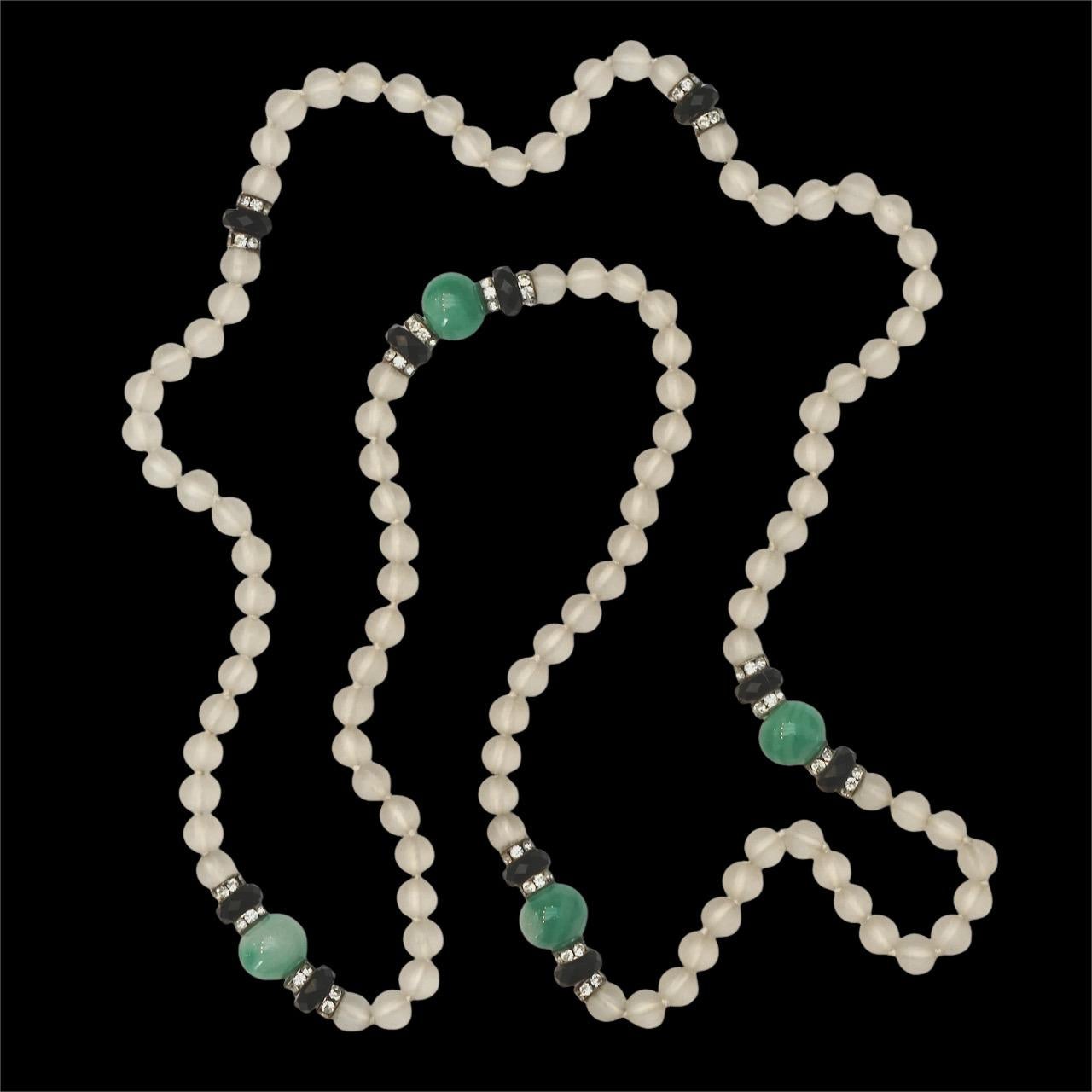 Collier en verre dépoli avec perles de verre vertes et noires et strass en vente 2