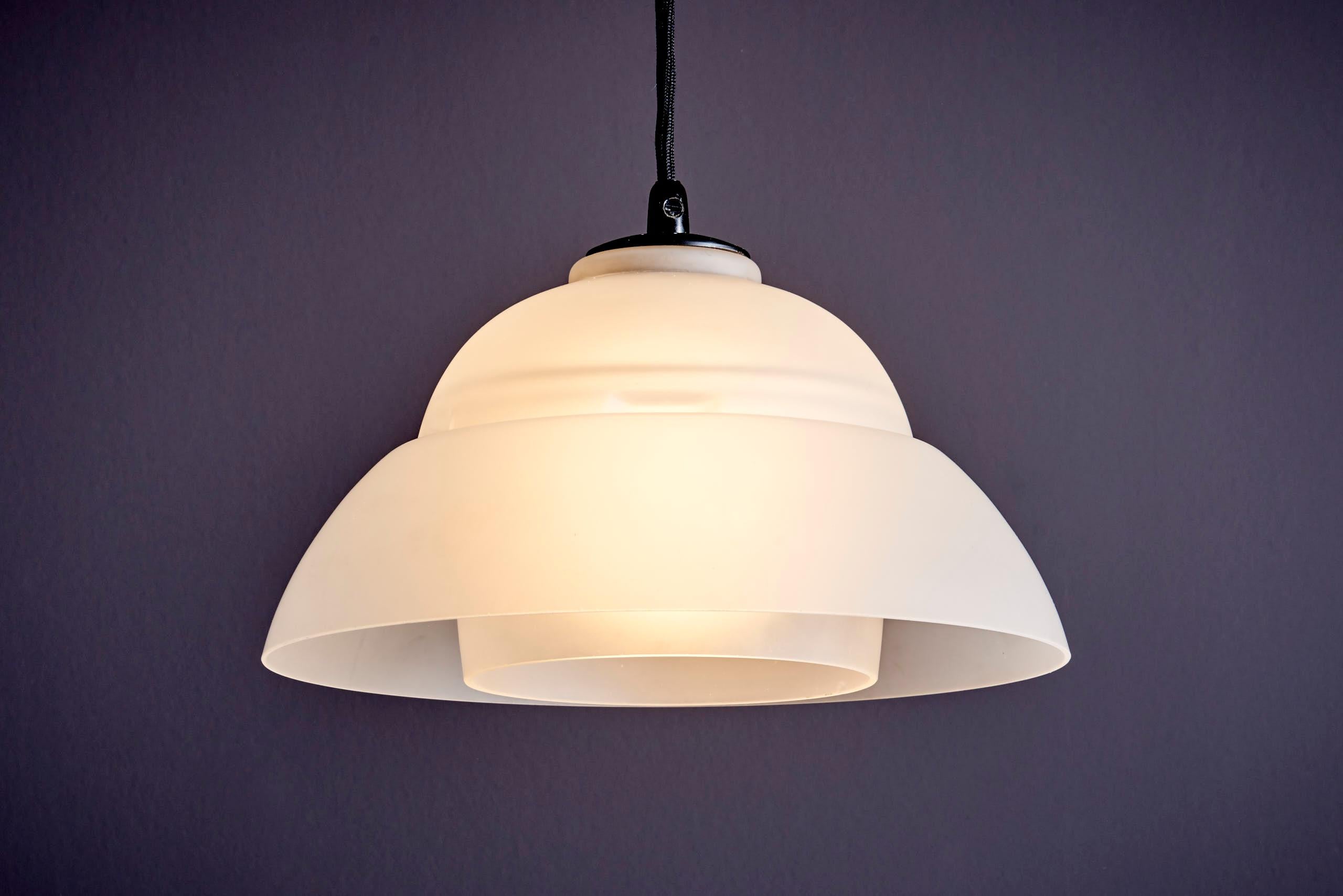 Pendentif en verre dépoli Bon état - En vente à Berlin, DE