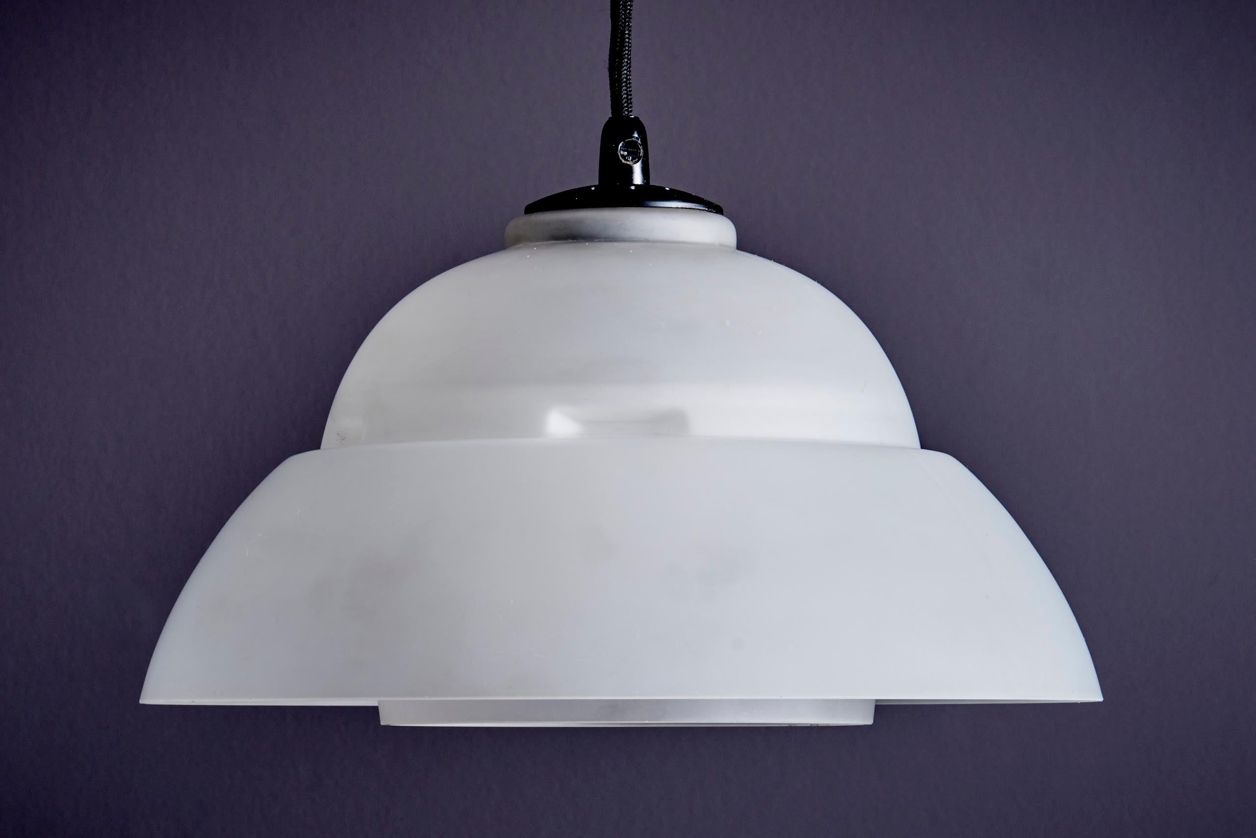 Verre dépoli Pendentif en verre dépoli en vente