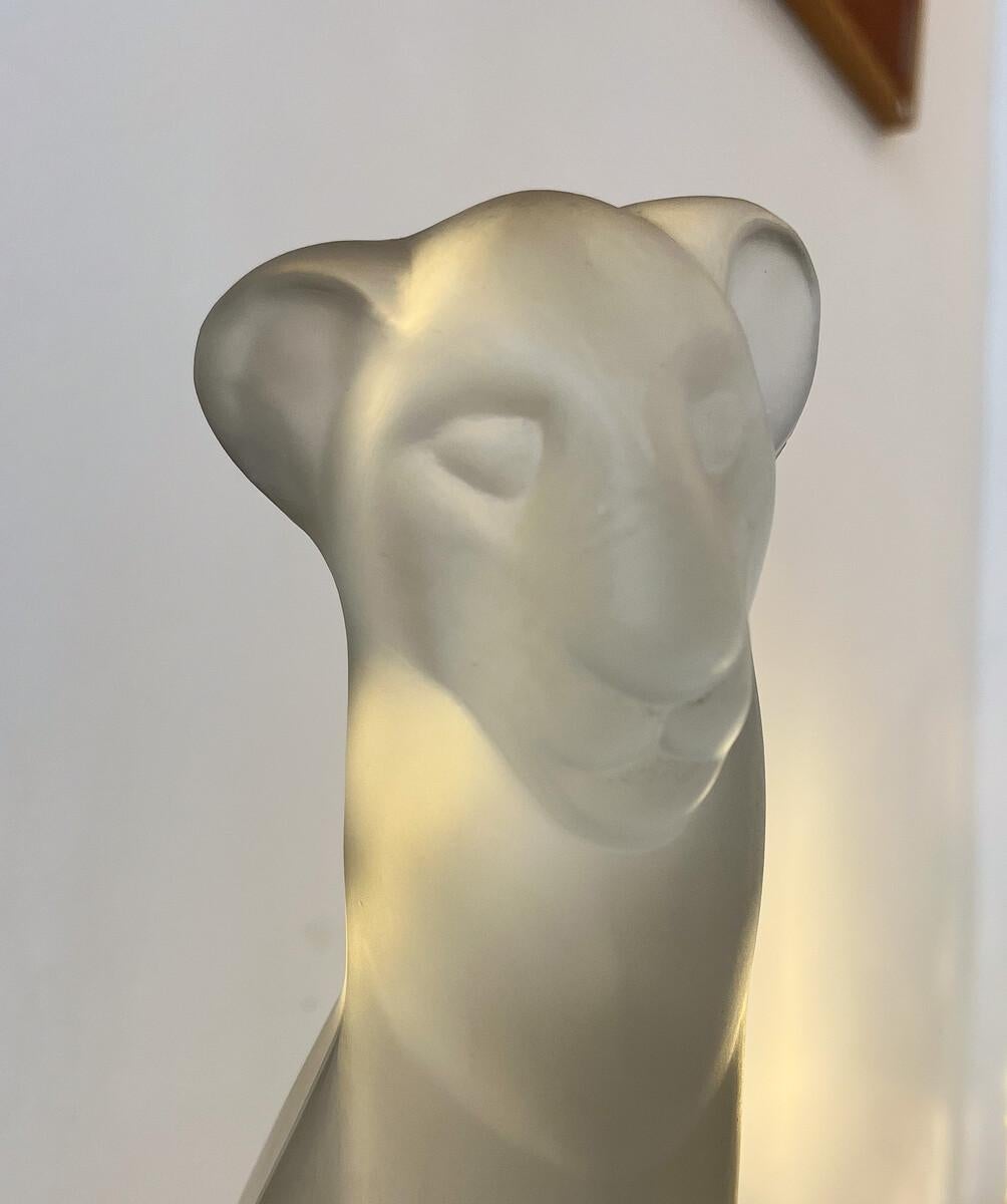 Escultura de vidrio esmerilado 