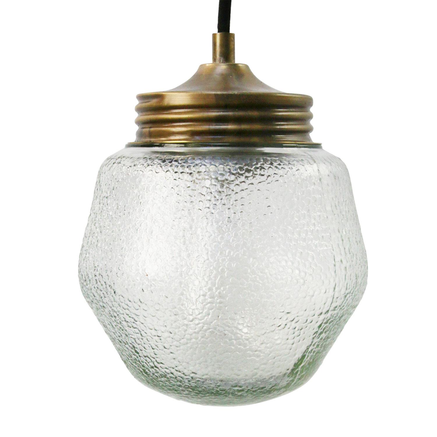 Néerlandais Lampes à suspension industrielles vintage en verre dépoli en vente