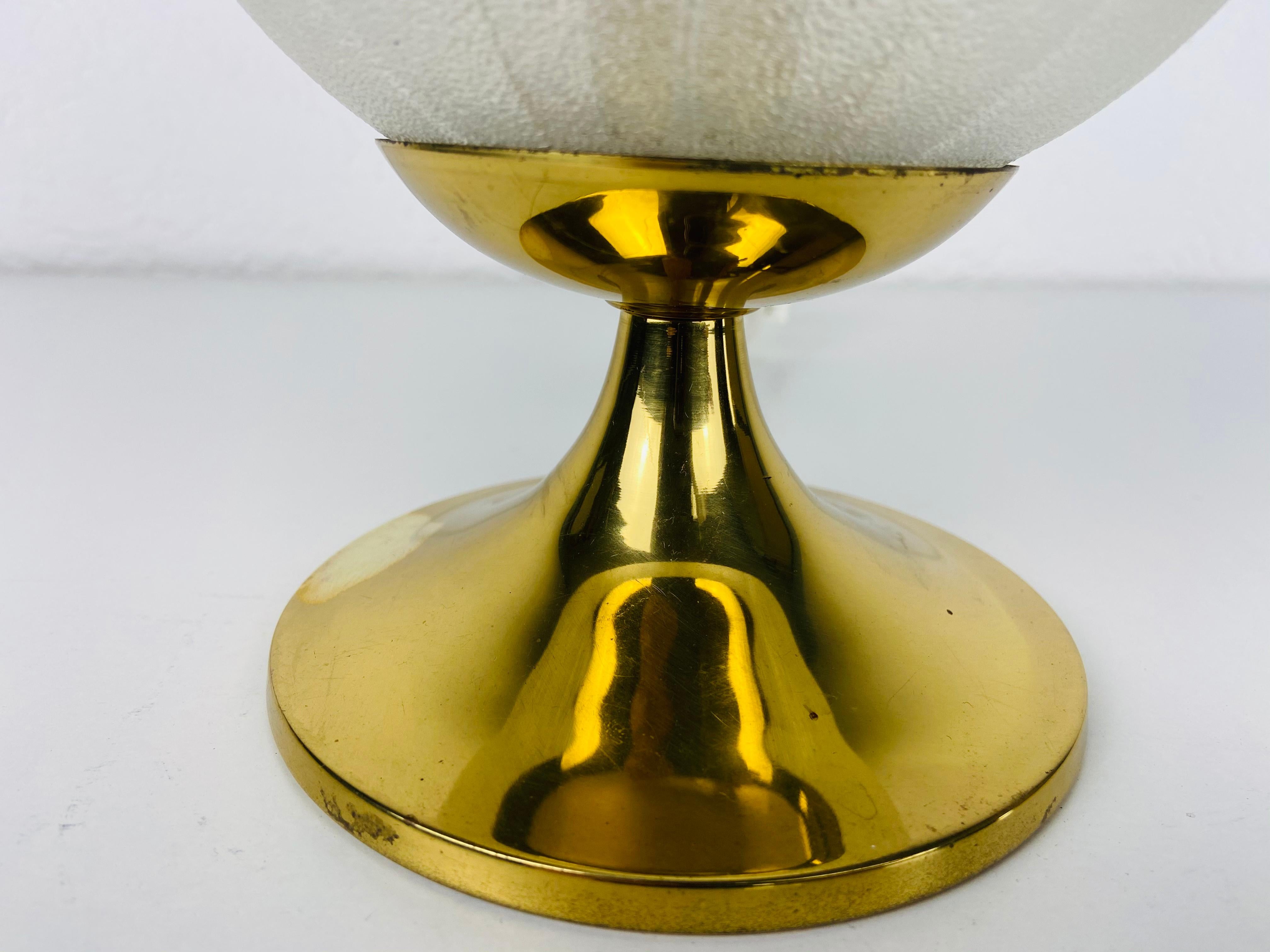 Frosted Ice Glass and Brass Table Lamp by Doria Leuchten, 1970s In Good Condition For Sale In Hagenbach, DE
