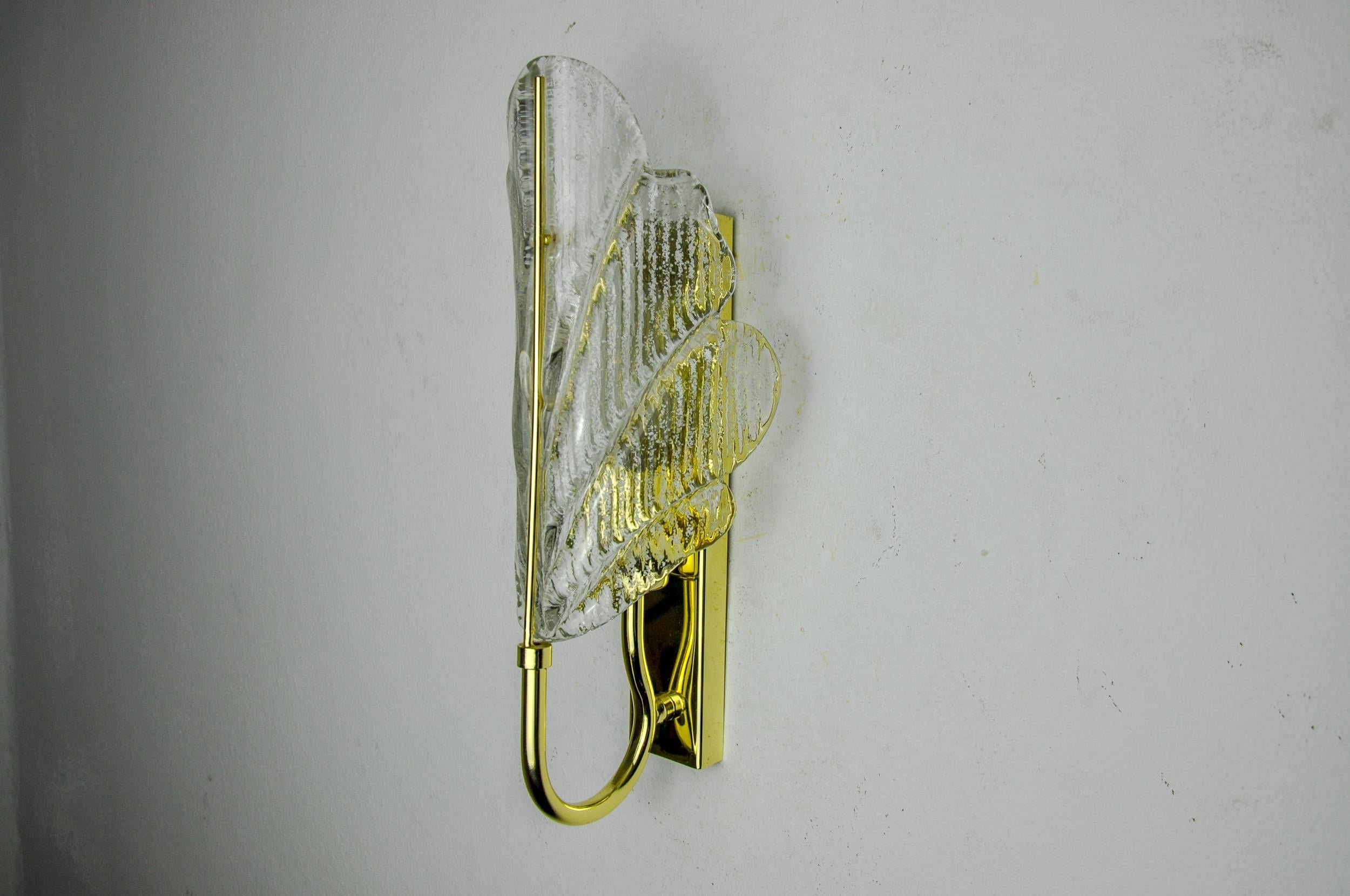 Italian Frosted leaf wall lamp, murano glass, italy, 1970 For Sale