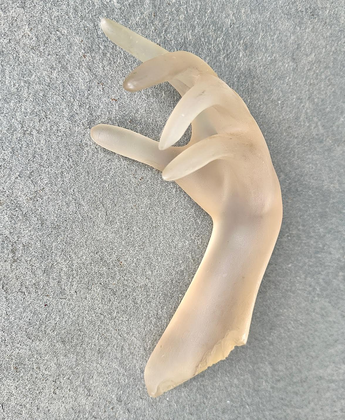 Américain Main de mannequin givrée provenant de la vitrine de Bergdorf Goodman, années 1970 en vente