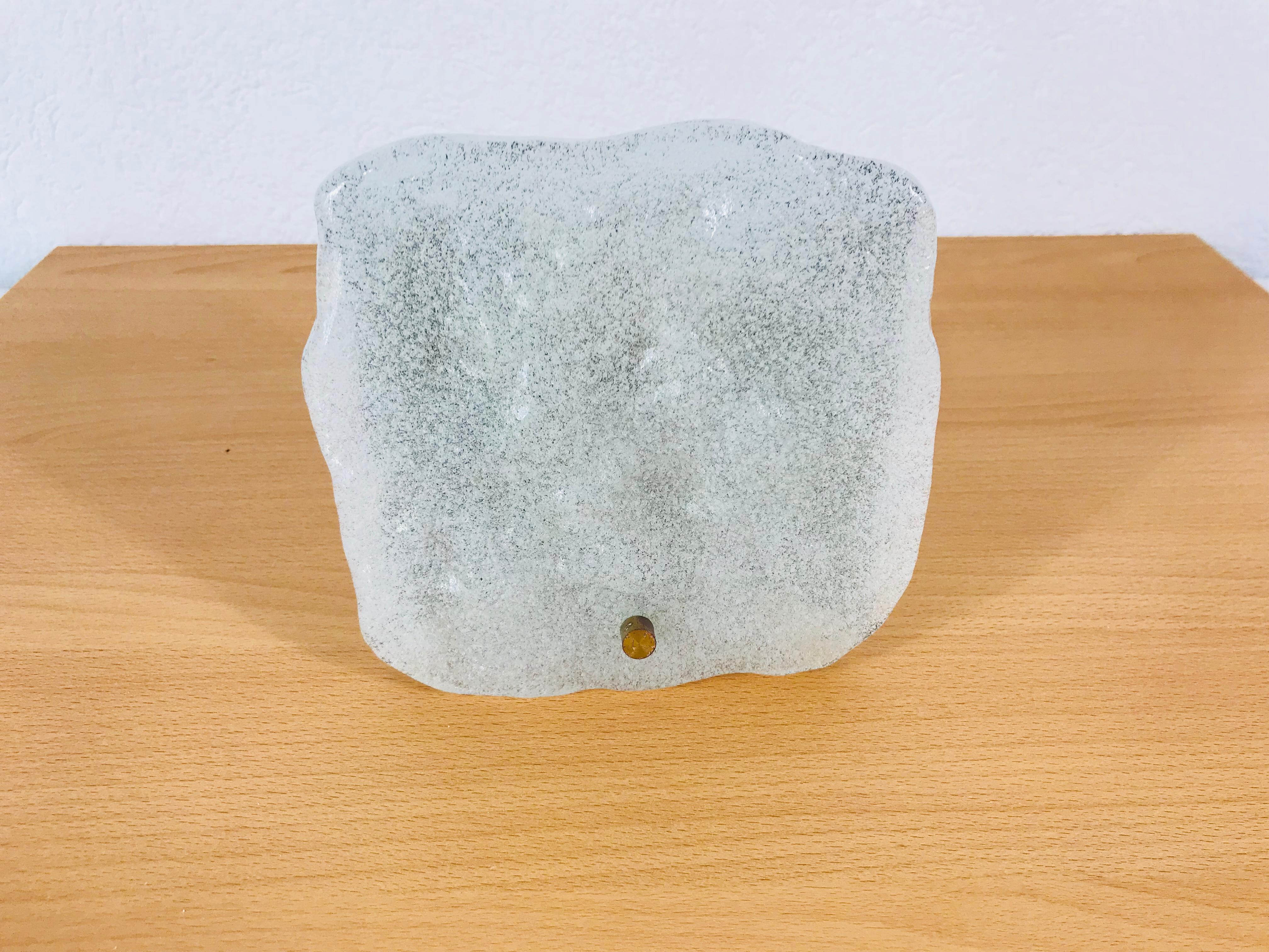 Frosted Square Ice Glass Wall Lamp by Kalmar, Austria, 1960s In Excellent Condition For Sale In Hagenbach, DE