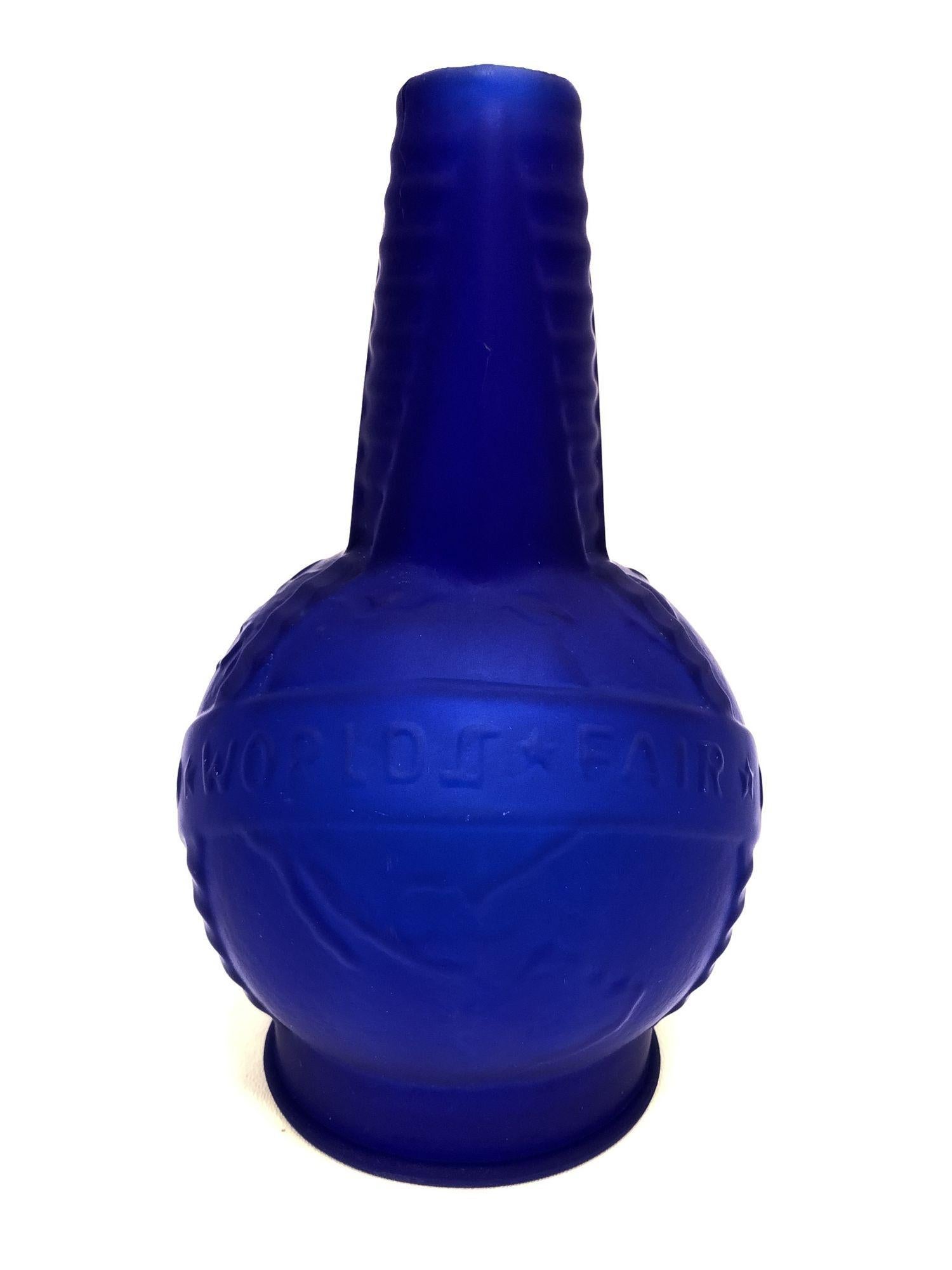 Frosted Vianne World Fair Cobalt Blue Globe In Excellent Condition For Sale In Van Nuys, CA