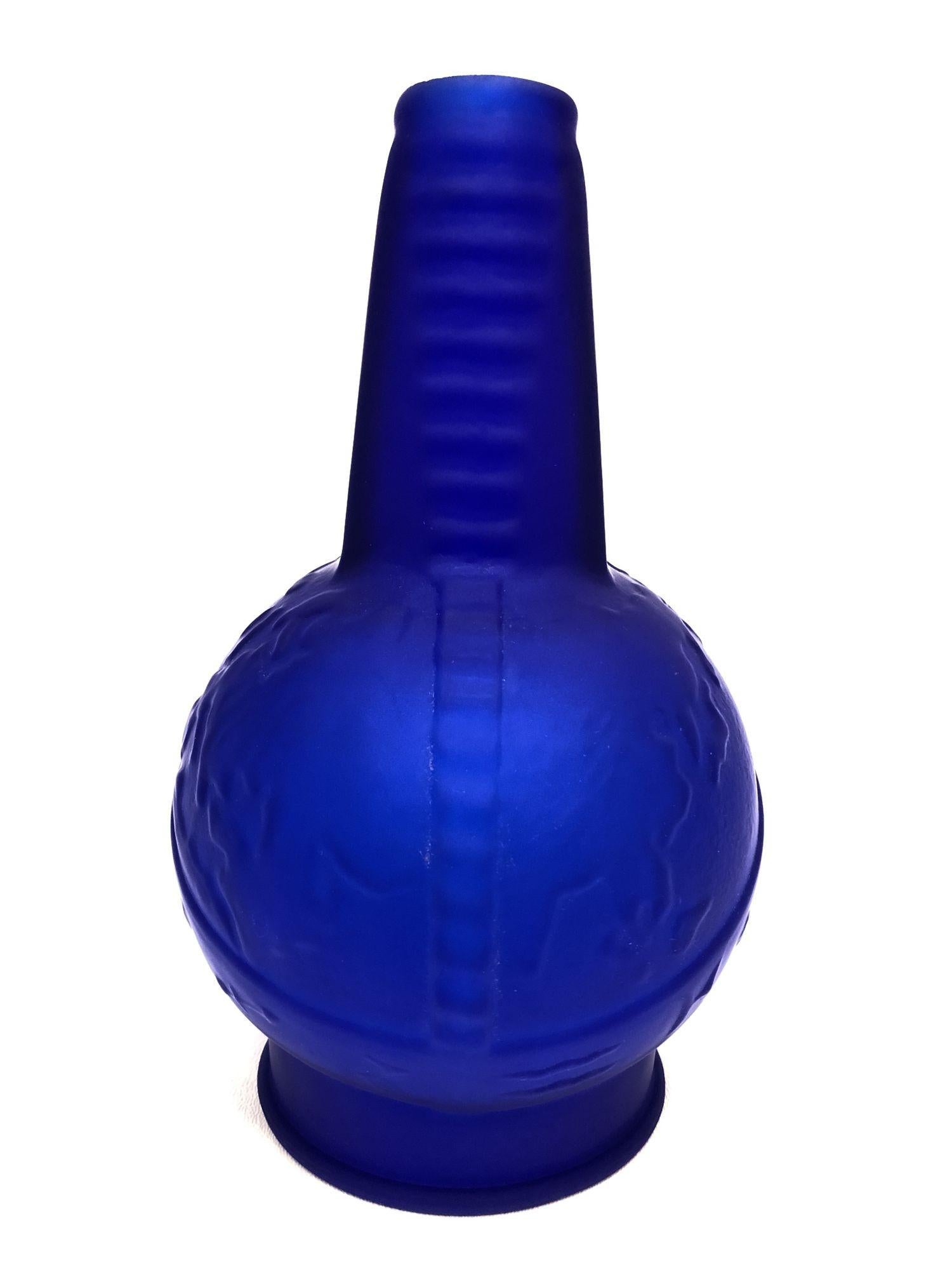 Early 20th Century Frosted Vianne World Fair Cobalt Blue Globe For Sale