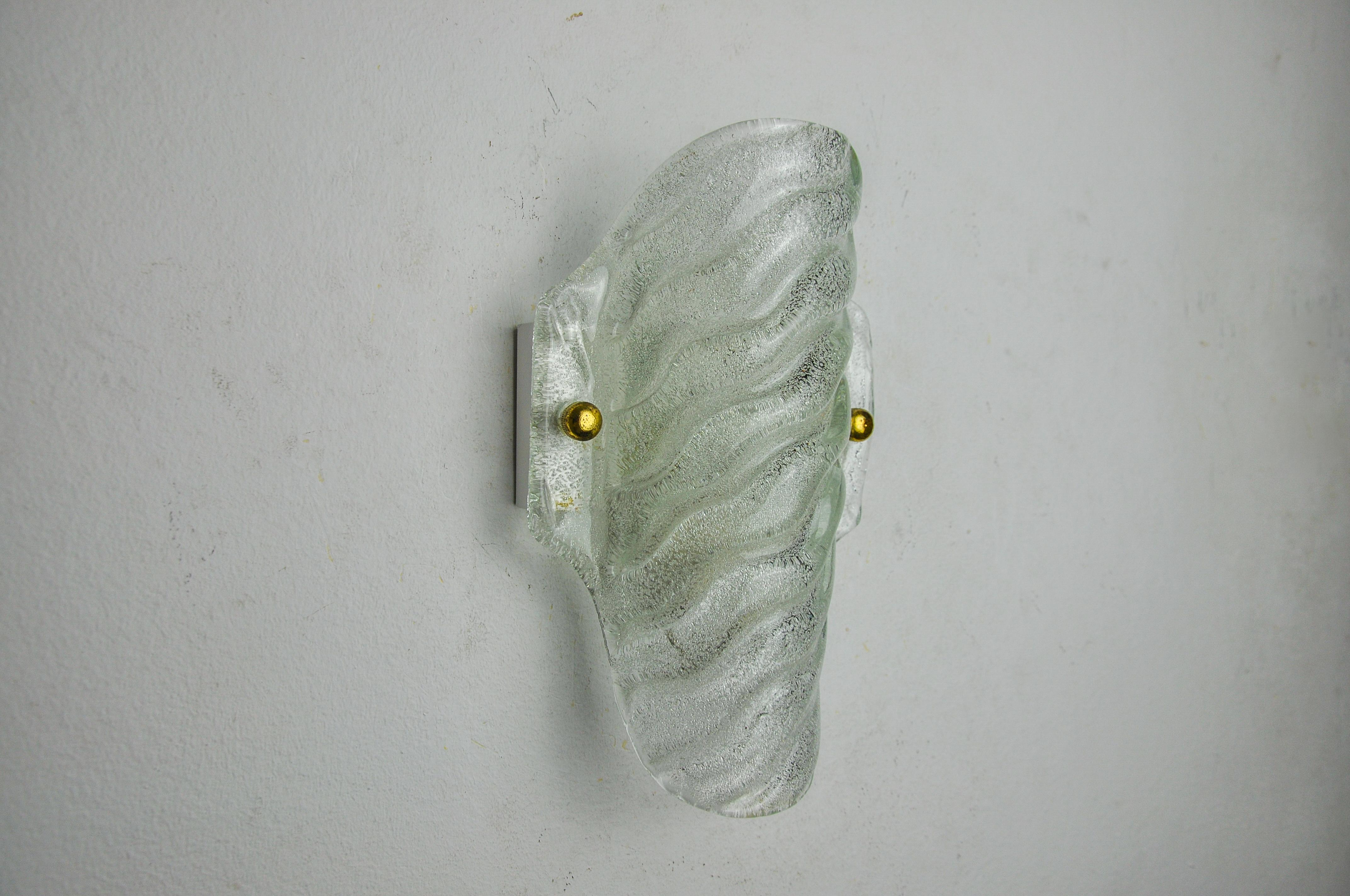 Italian Frosted wall lamp, murano glass, italy, 1970 For Sale