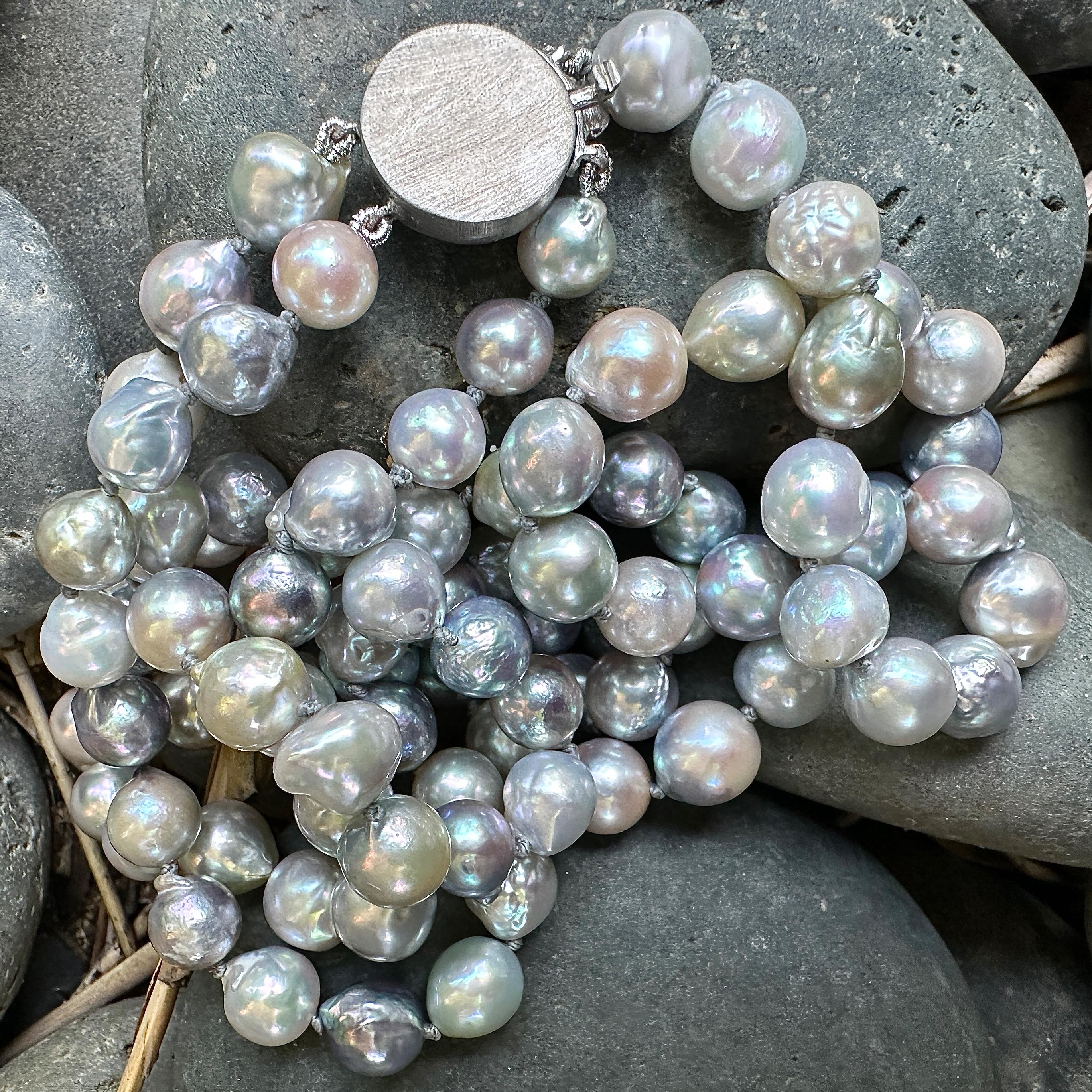 Collier à deux rangs de perles Akoya baroques dépolies de 17 pouces avec fermoir vintage en or Pour femmes en vente