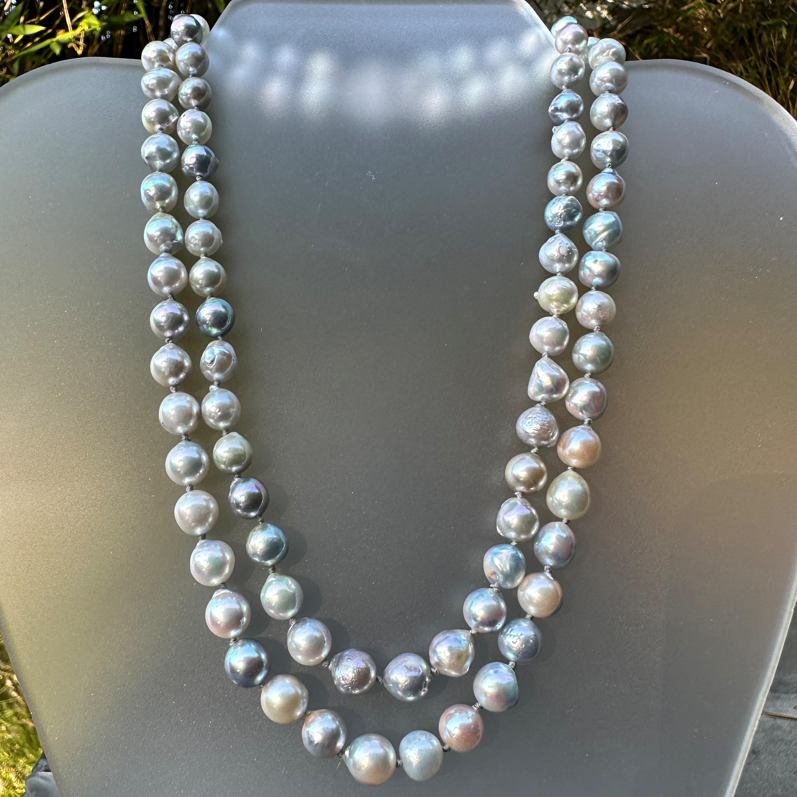 Collier à deux rangs de perles Akoya baroques dépolies de 17 pouces avec fermoir vintage en or en vente 1